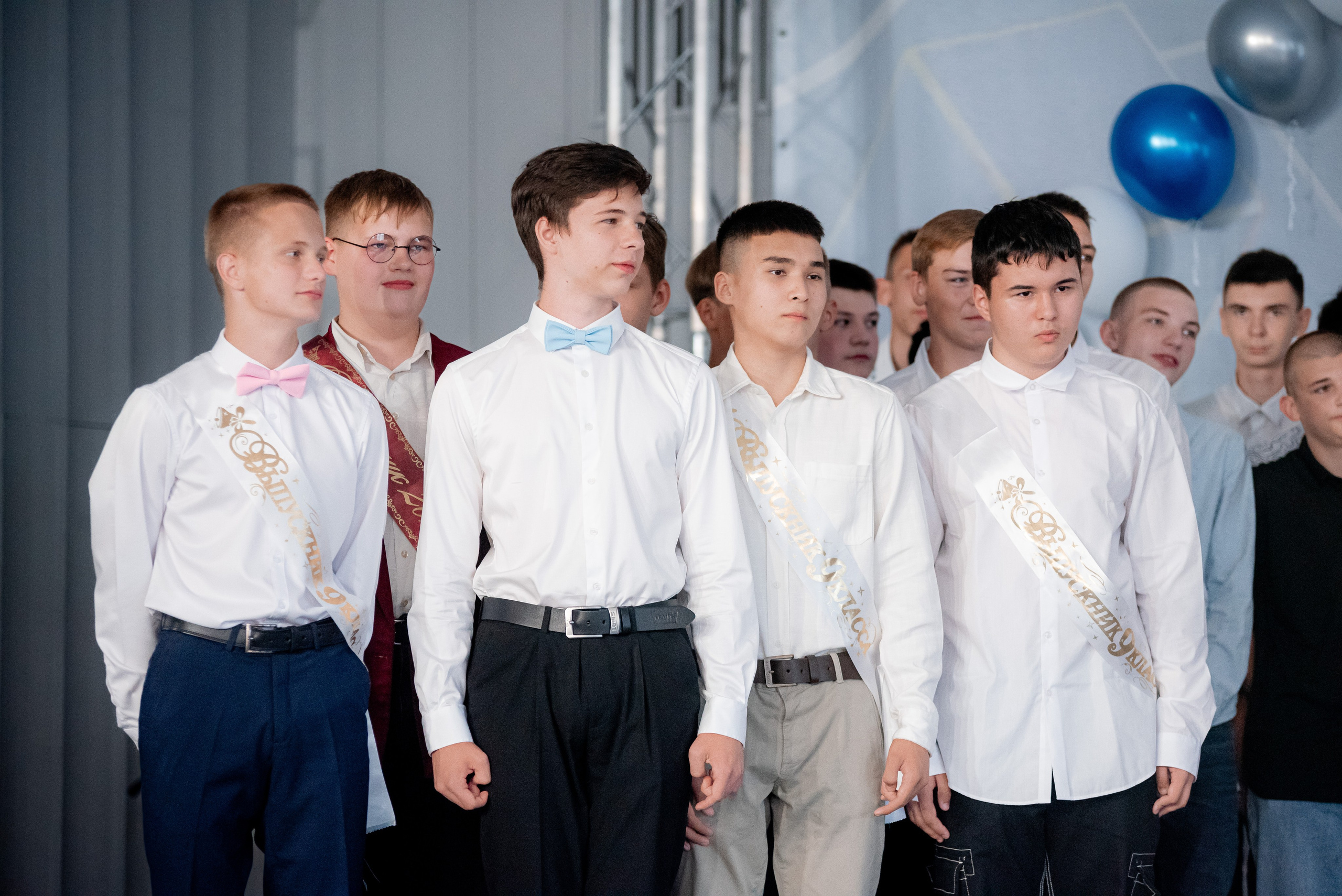 86 школа. Вручение. ДК Тракторозаводского района. Фотограф в Волгограде и Волжском Александр Горбань