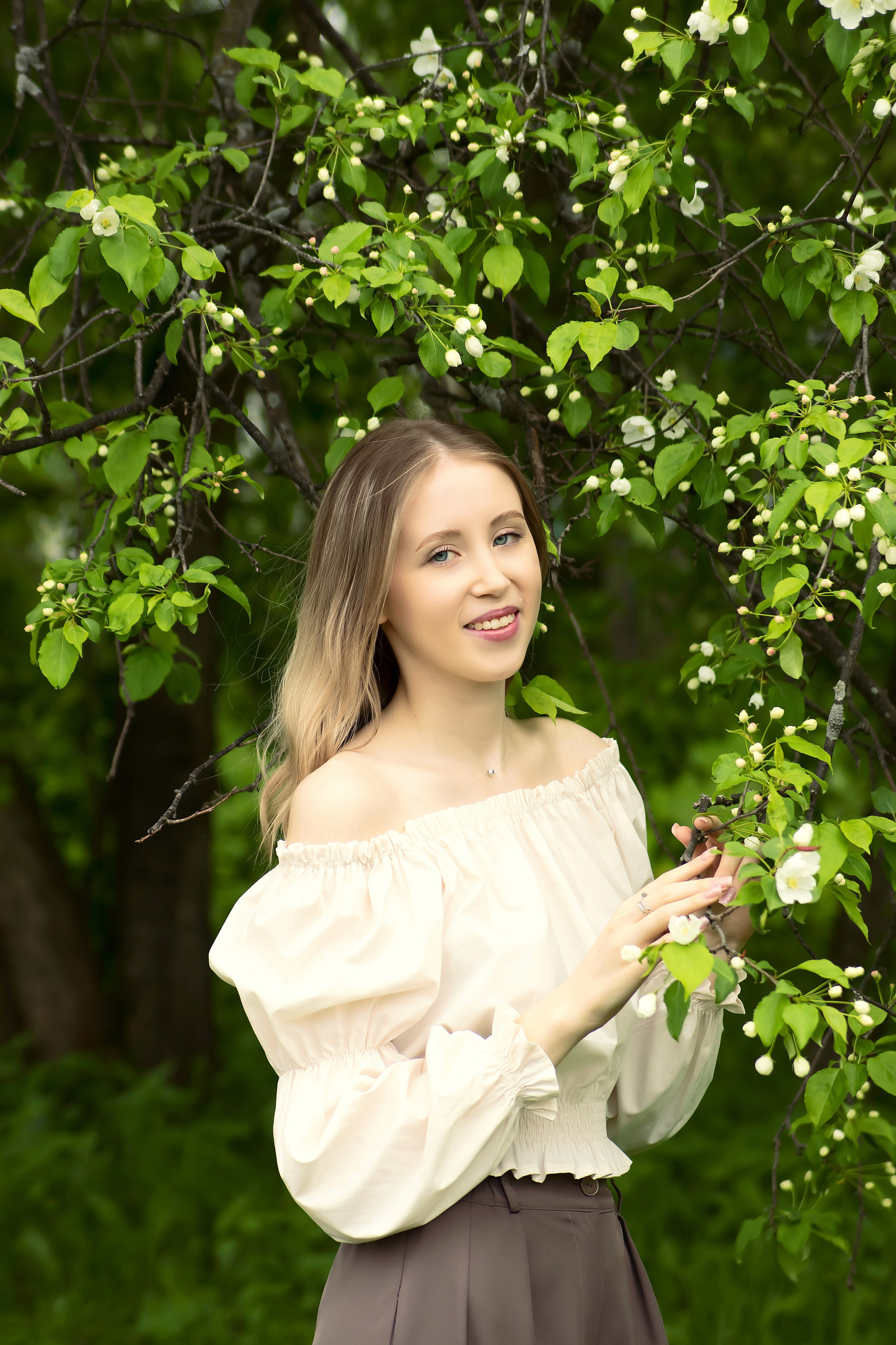 Индивидуальная фотосессия на цветении. Детский и семейный фотограф Кемерово Антонина Семеркова!