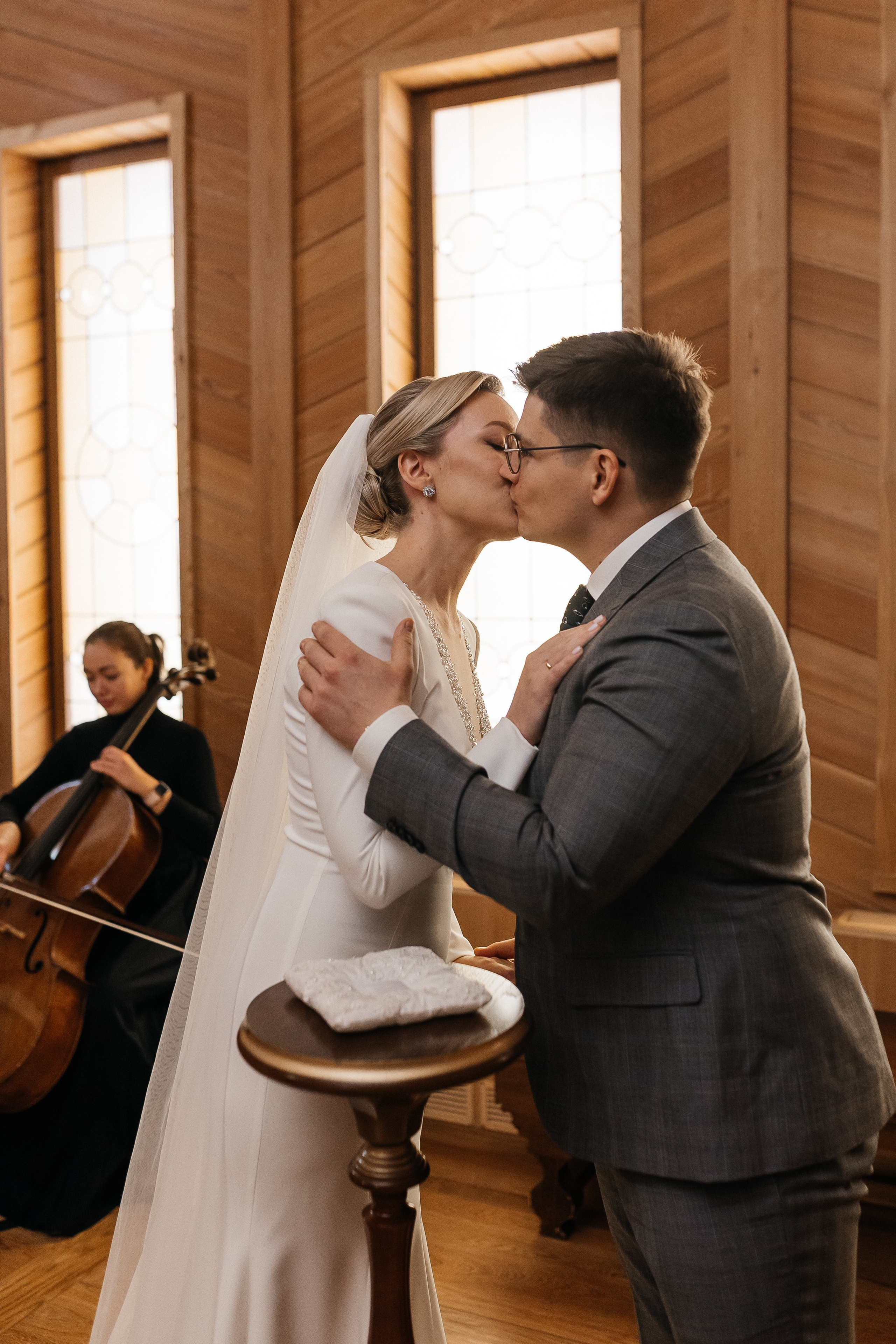 Свадебная фотосессия в Коломенском. Дворец царя Алексея Михайловича. Свадебный фотограф в Москве Мария Крош