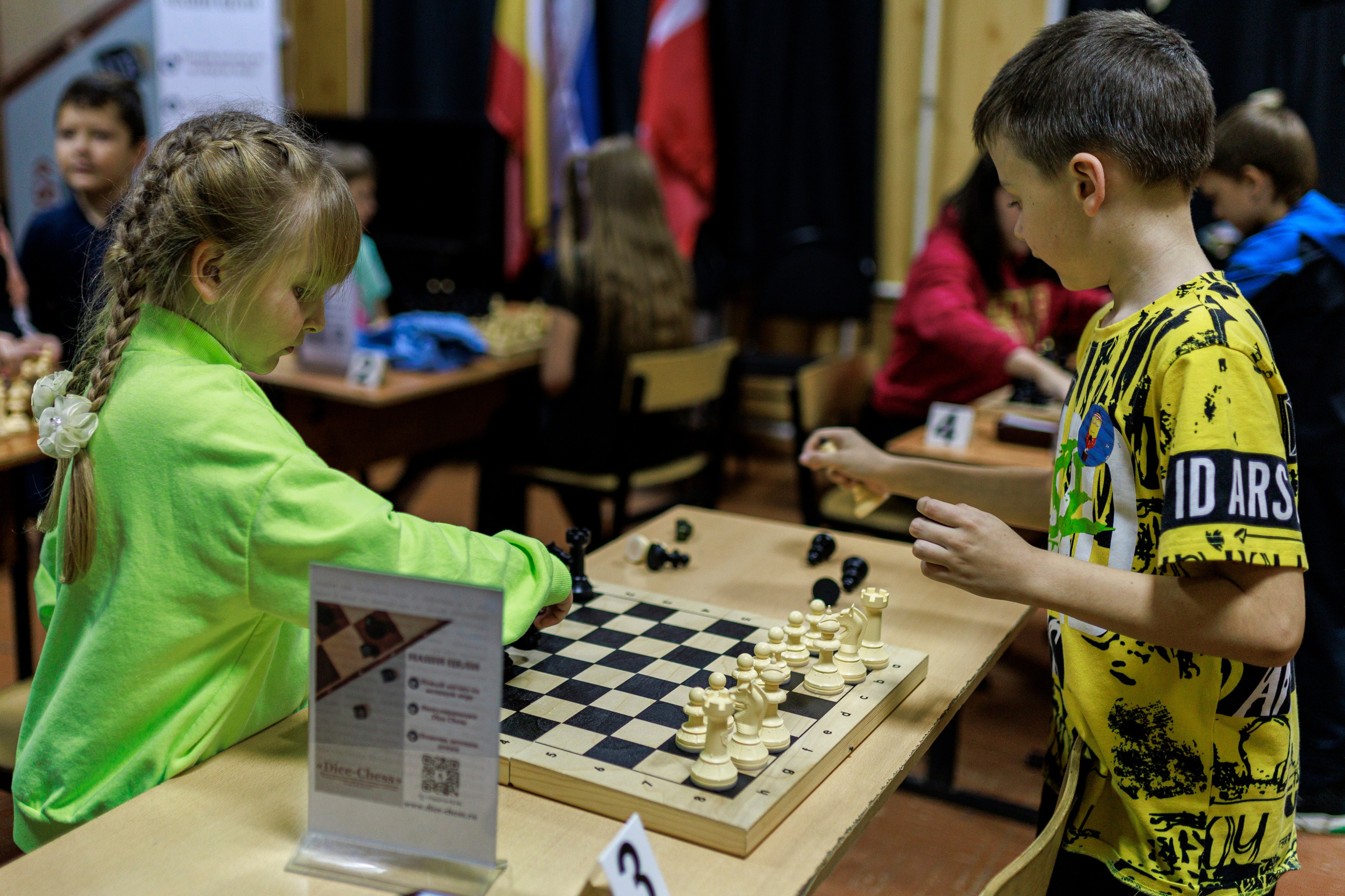 Репортажная сьёмка игры в шахматы в детском доме. Семейный и детский фотограф в Рязани Васюгова Мария