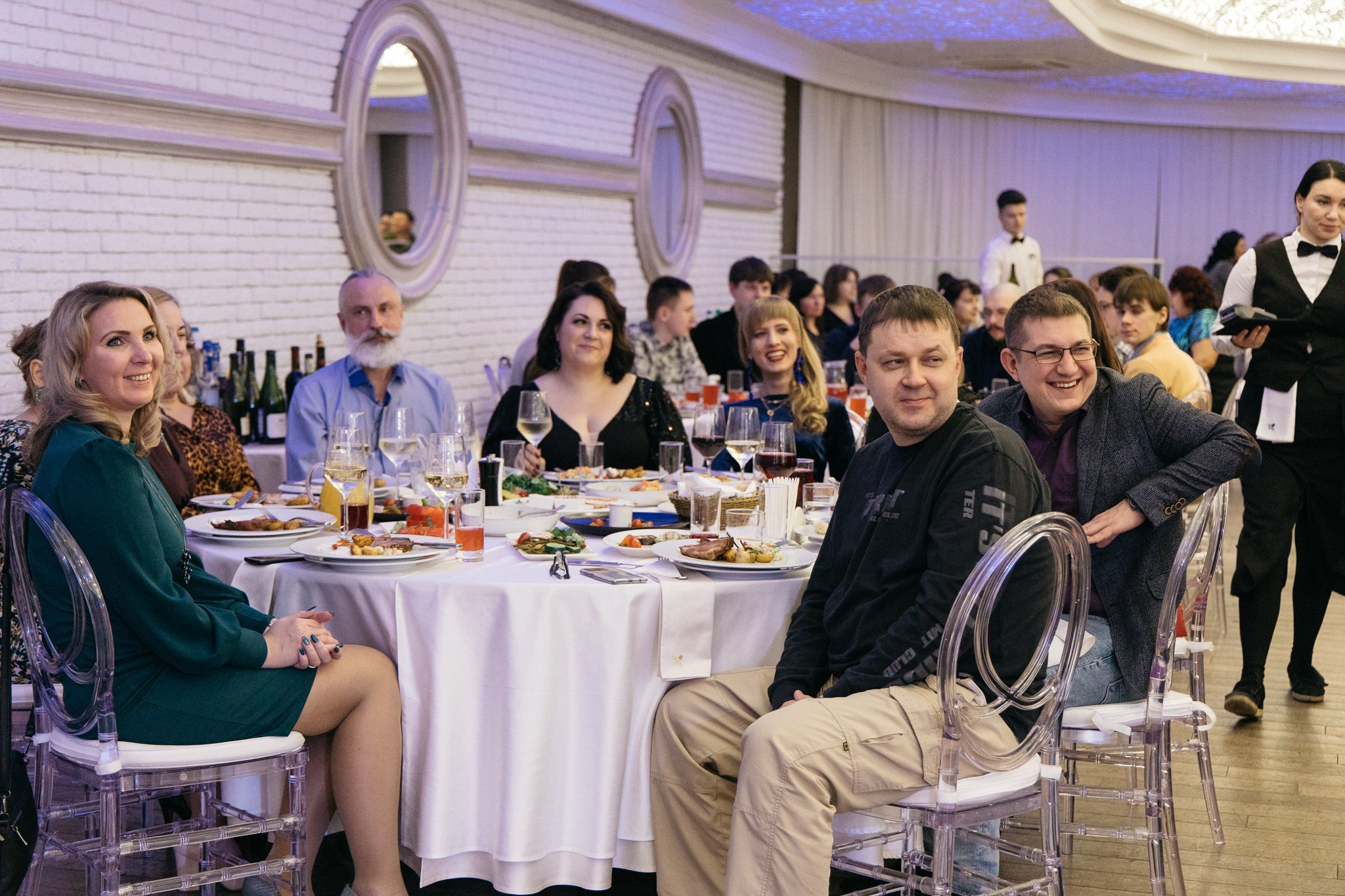 Интрополис. Артём Бачурин — свадебный фотограф Воронеж