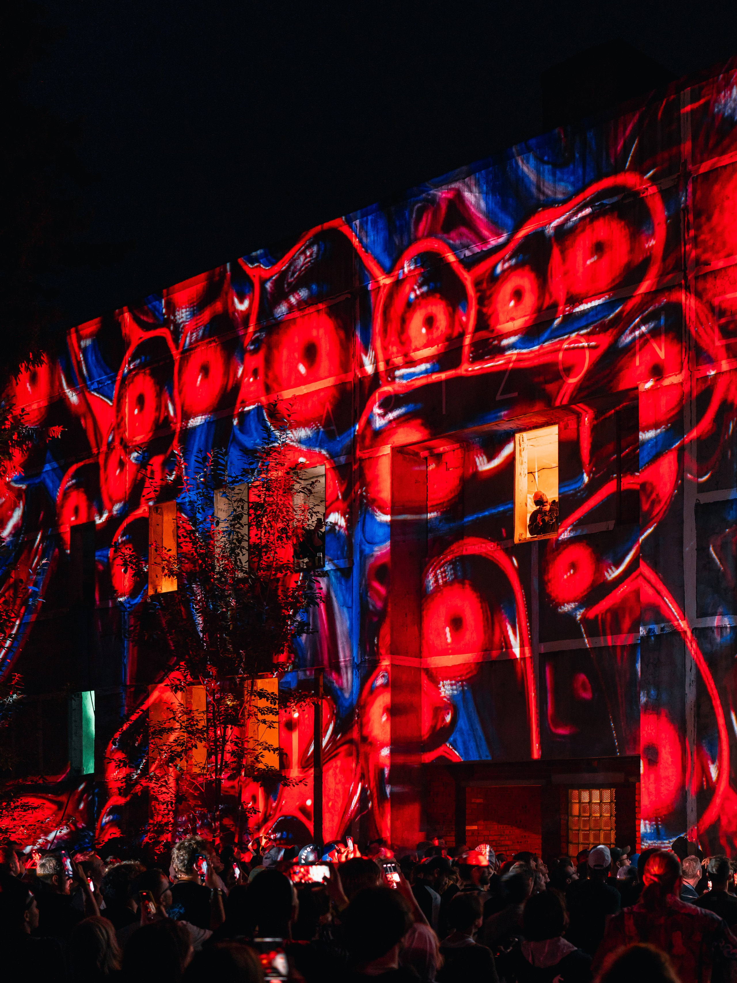 Outline 2024. @tomrus: Рустам Шагиморданов — фотограф