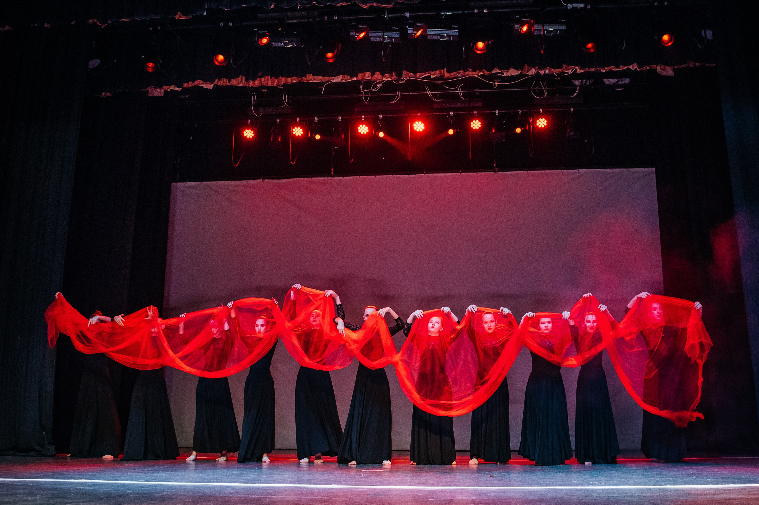 Танцы. Фотограф Елена Рогашкова