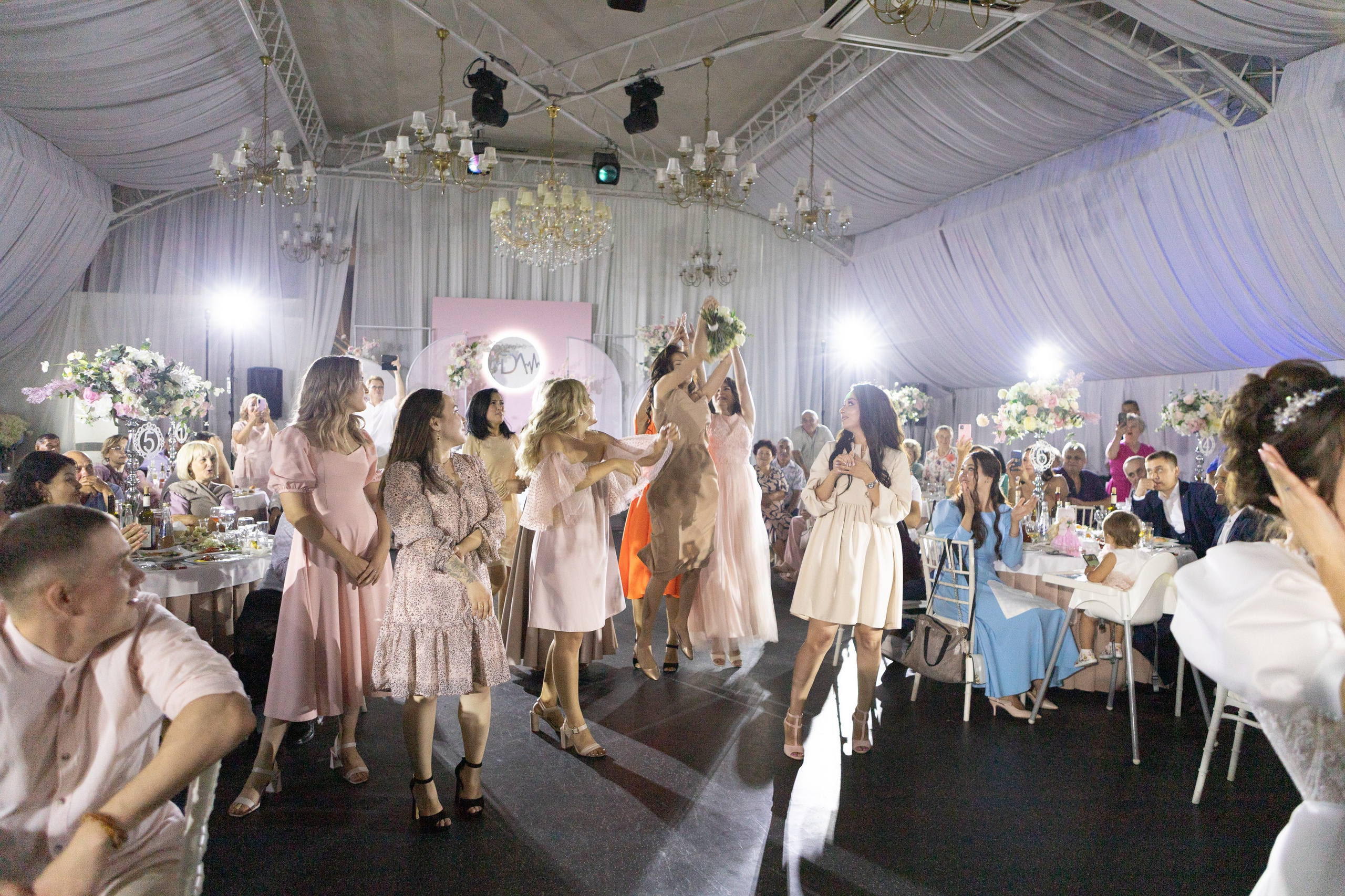 Свадебный фотограф Уфа — Руслан ГабдлисламовЖивые эмоции, красивые кадры, воспоминания на всю жизнь.Работаю по всей Республике Башкортоста. Свадебный фотограф Уфа Руслан Габдлисламов