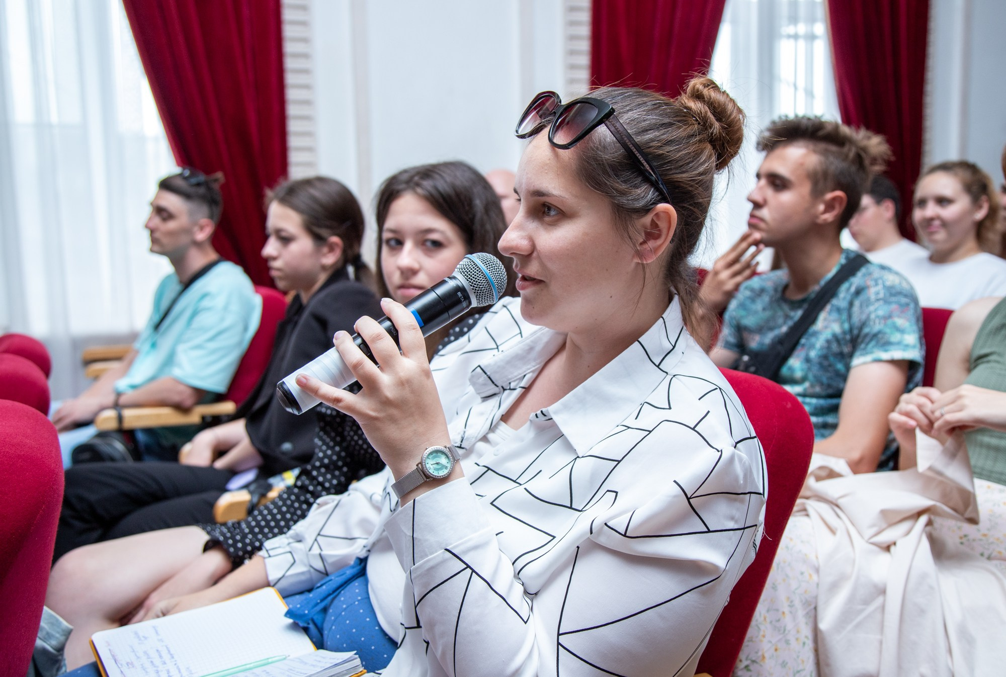 Встреча с победителями грантов «Росмолодёжи». Репортажный, промышленный и маркетплейс-фотограф Дмитрий Чернат