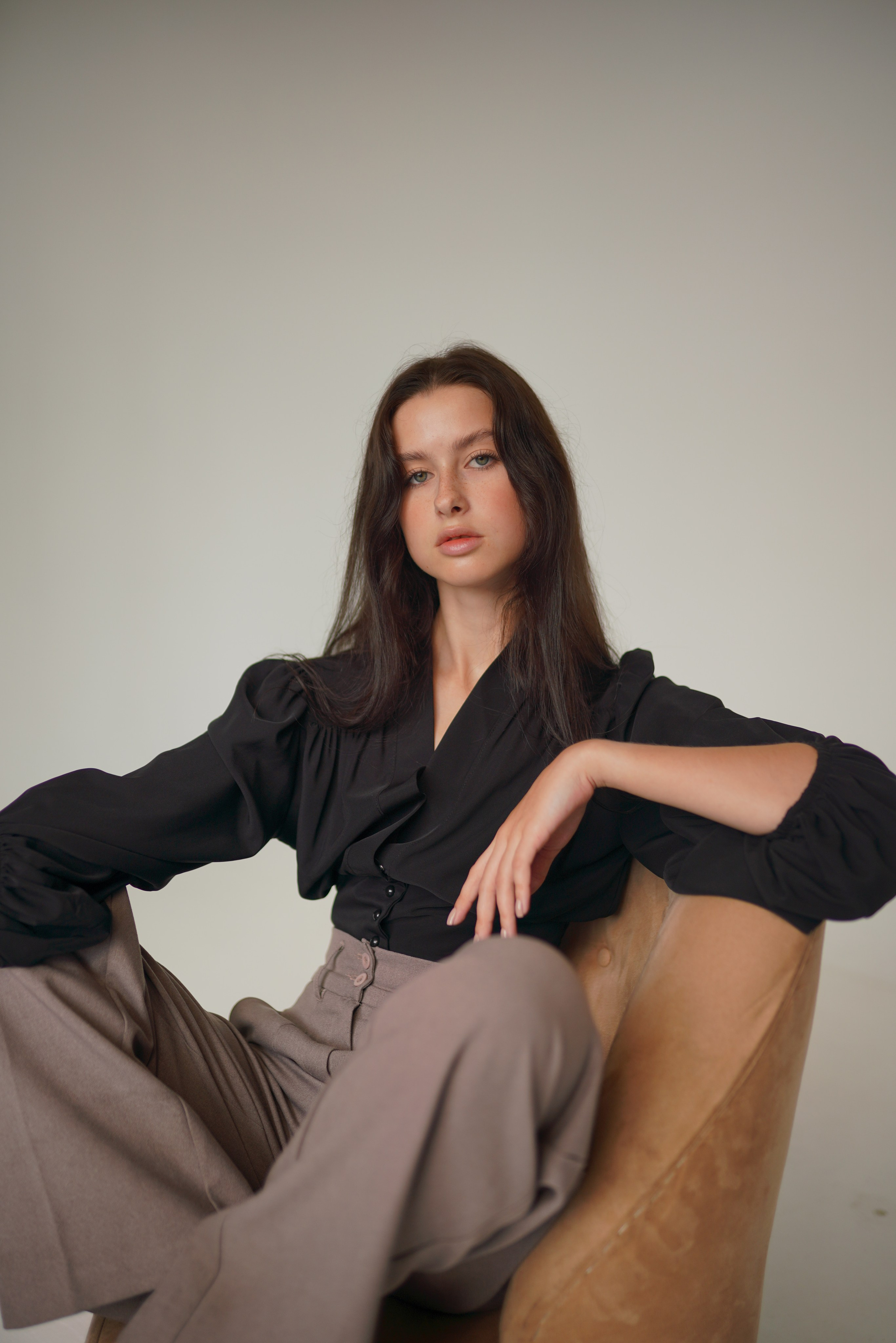 Диана, 42-44 р-р, 171. KED Production — продакшн из СПб. Создаём фото, видео и контент, который помогает брендам и селлерам продавать больше