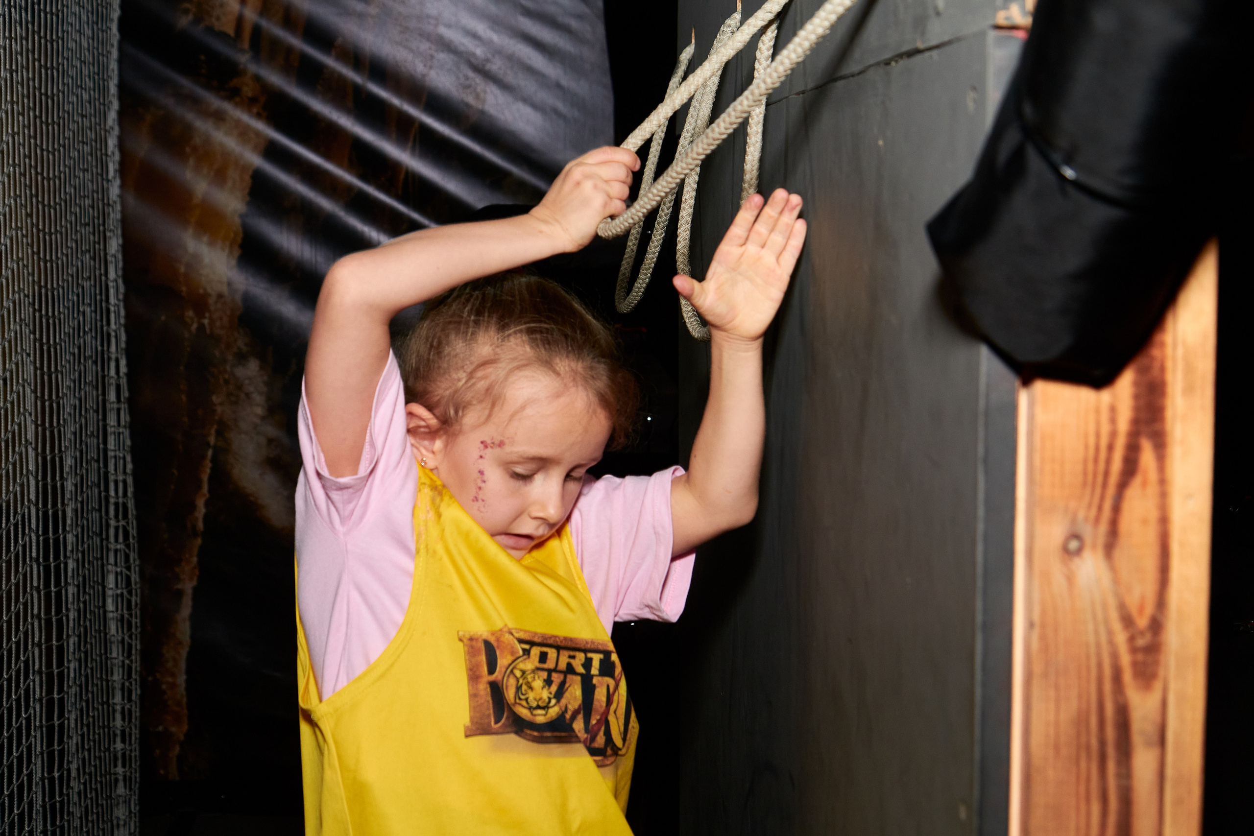 Фотосъёмка квестов и квест-шоу. Предметный и репортажный фотограф Алексей Кротов