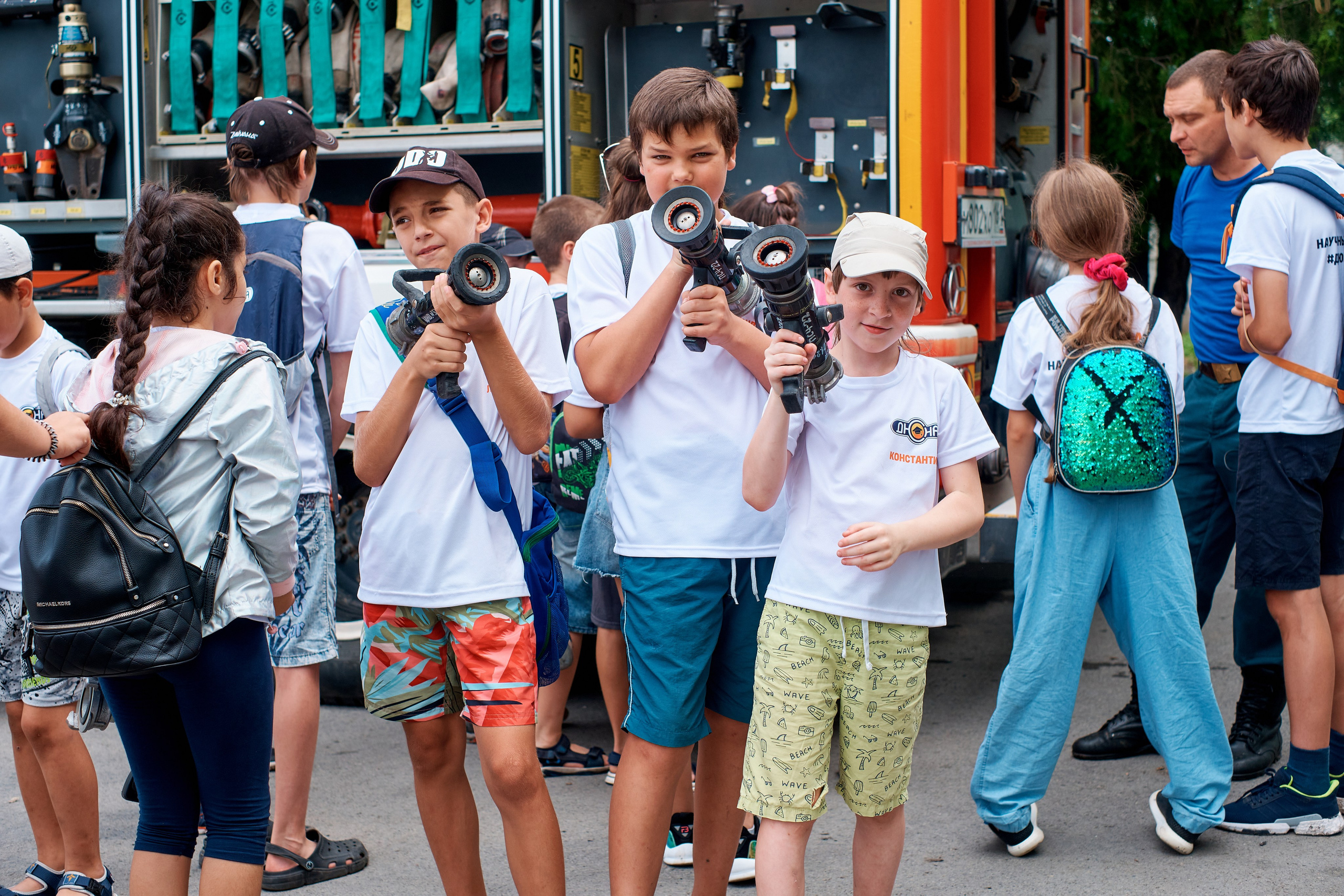 Детский лагерь ДЮНА. Поход в «Пожарно-спасательную часть № 22». Фотограф Таганрог Анна Трайжон