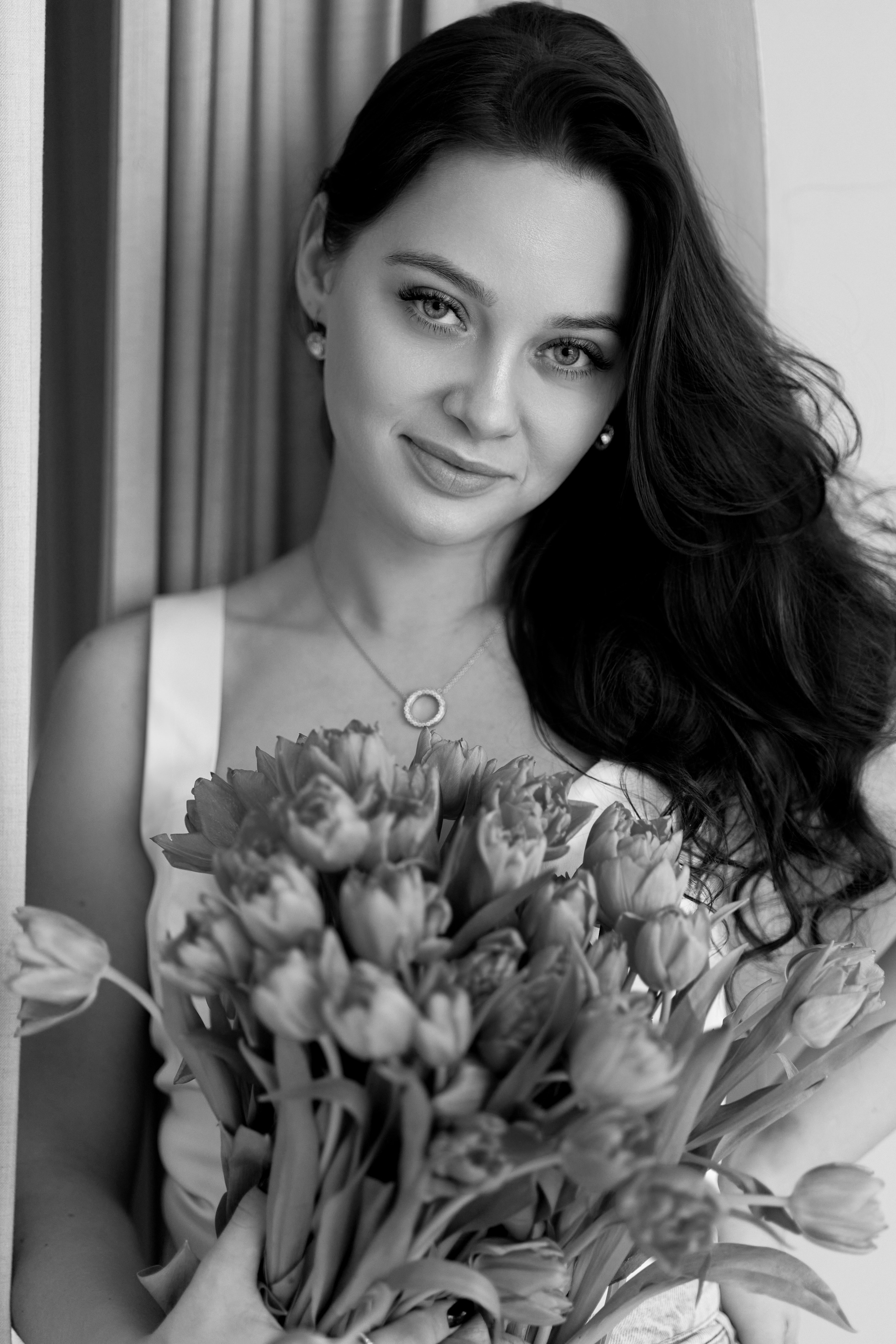 Семейная съемка в фотостудии. Сестры Карабаза. Фотографы и ретушеры в Москве и Санкт-Петербурге