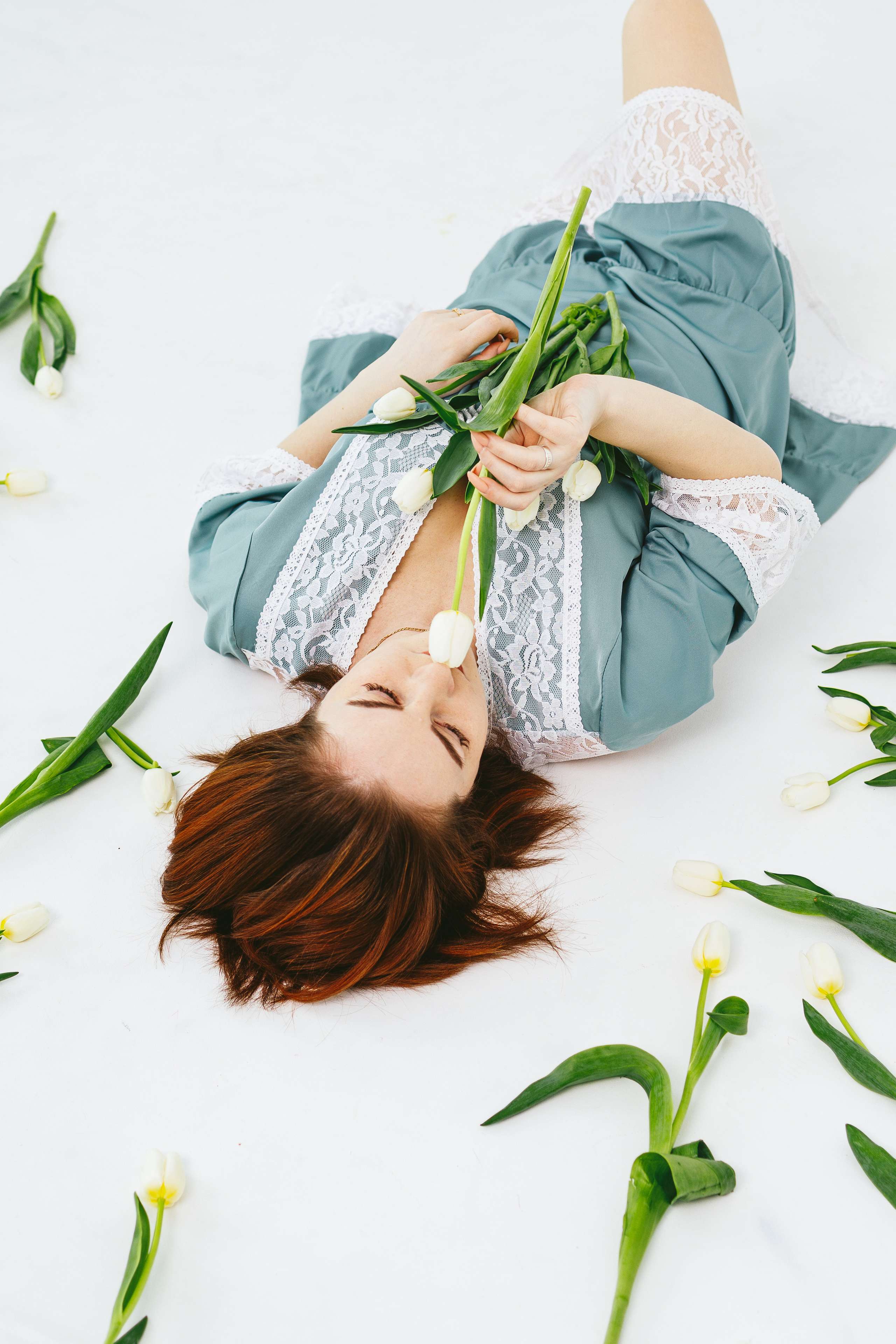 Фотосессия с цветами. Фотограф Виктория Бурова