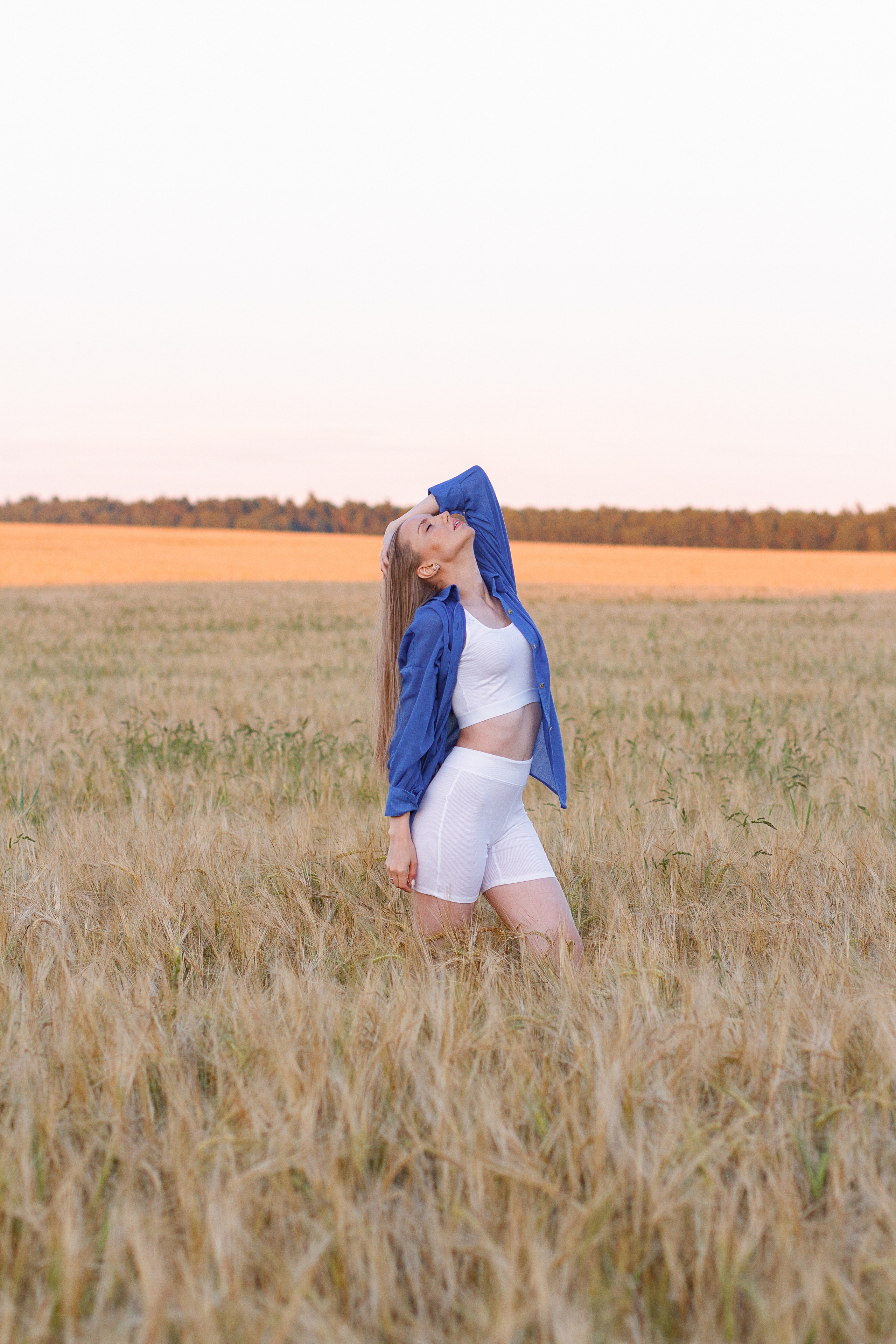 Фотосессия в поле, пшеница. Фотограф Виктория Бурова