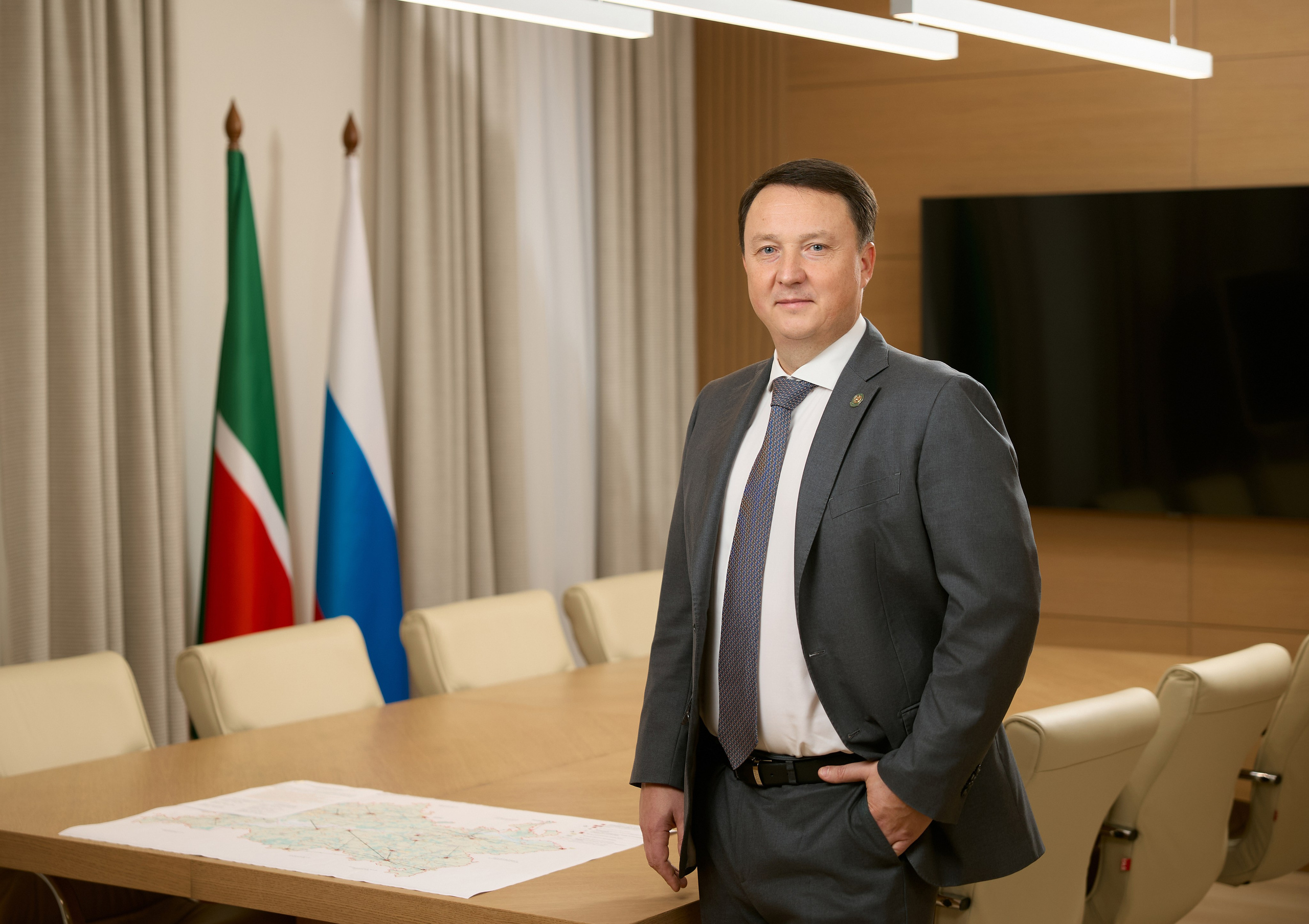 Портреты первых лиц. Главная