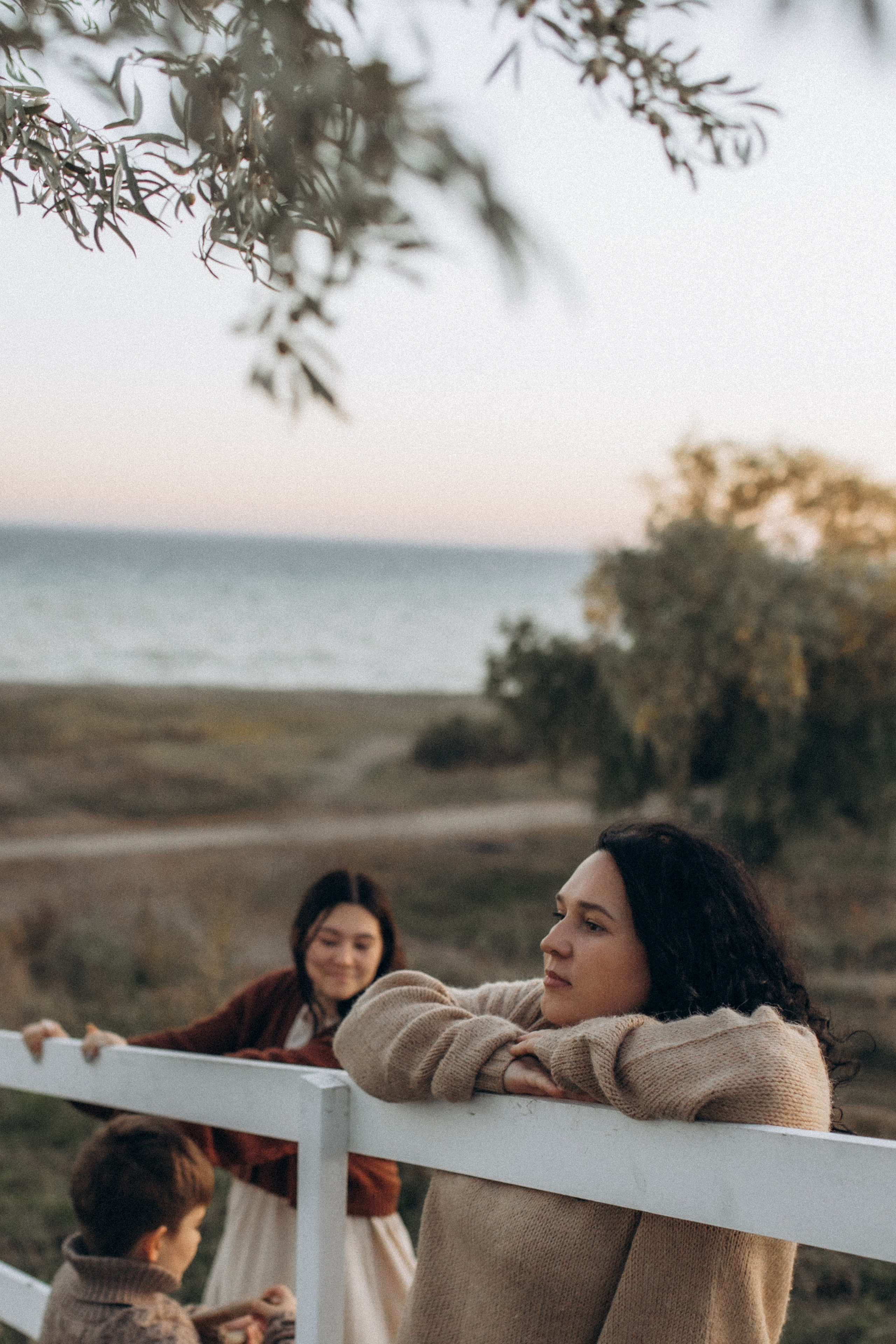 Юля, Милана, Тимур и Добби, осенняя история. Семейный фотограф lifestyle в Новосибирске Елена Шпилевая