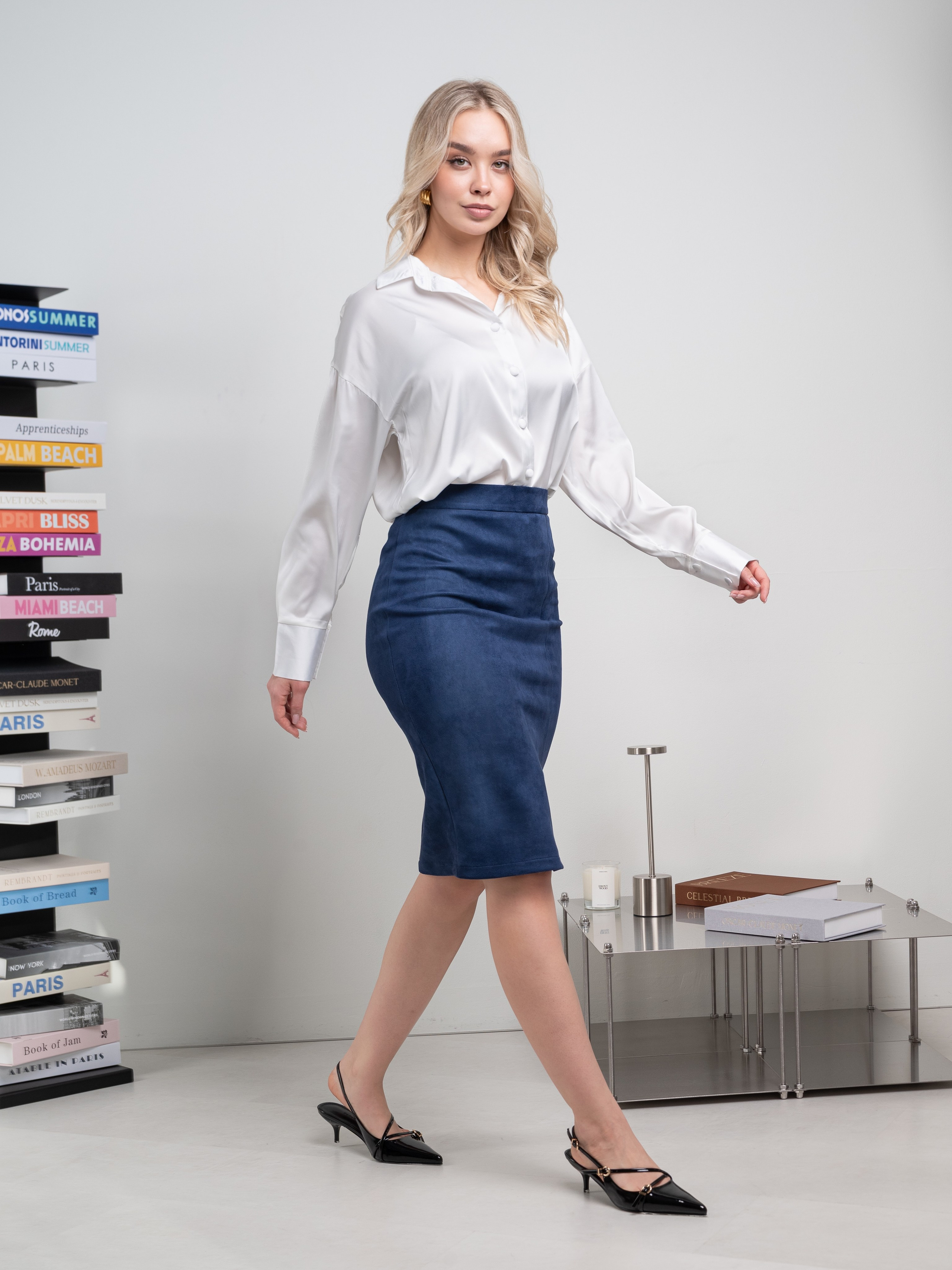 Замшевые юбки серия 2: интерьер+стилист. Предметный фотограф, фото для маркетплейсов Пятигорск, КМВ