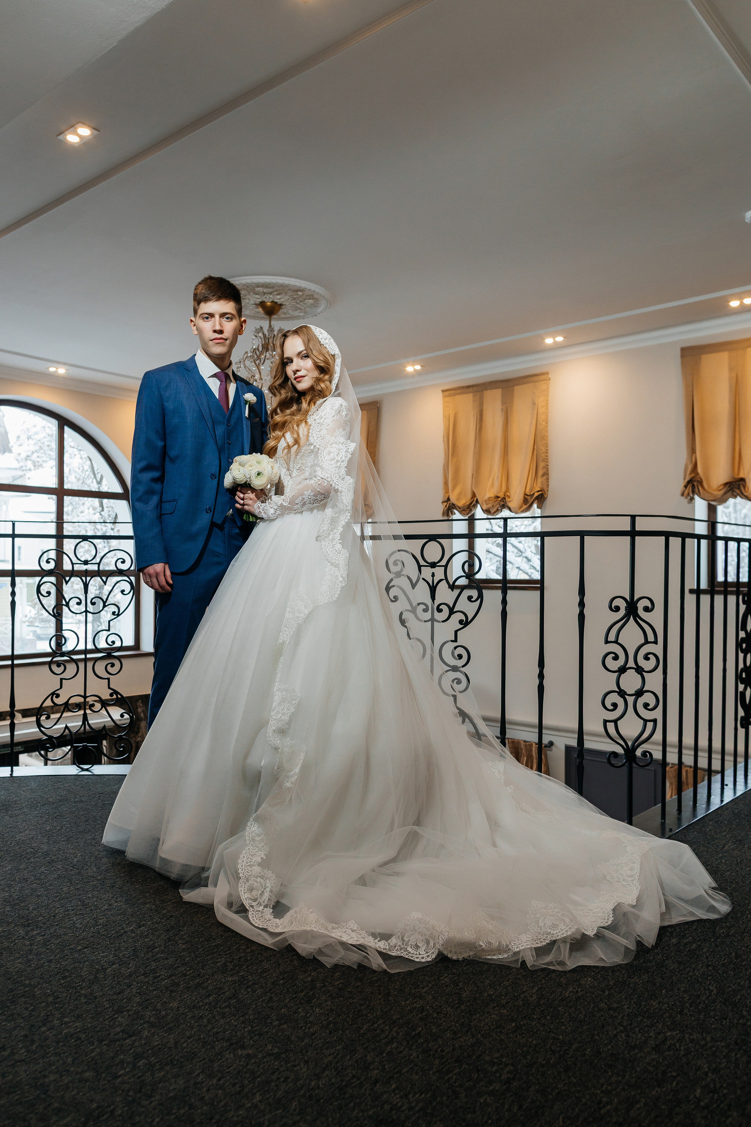 Роскошное утро пары в номере отеля. Олег Сверчков | Свадебный фотограф Вологда