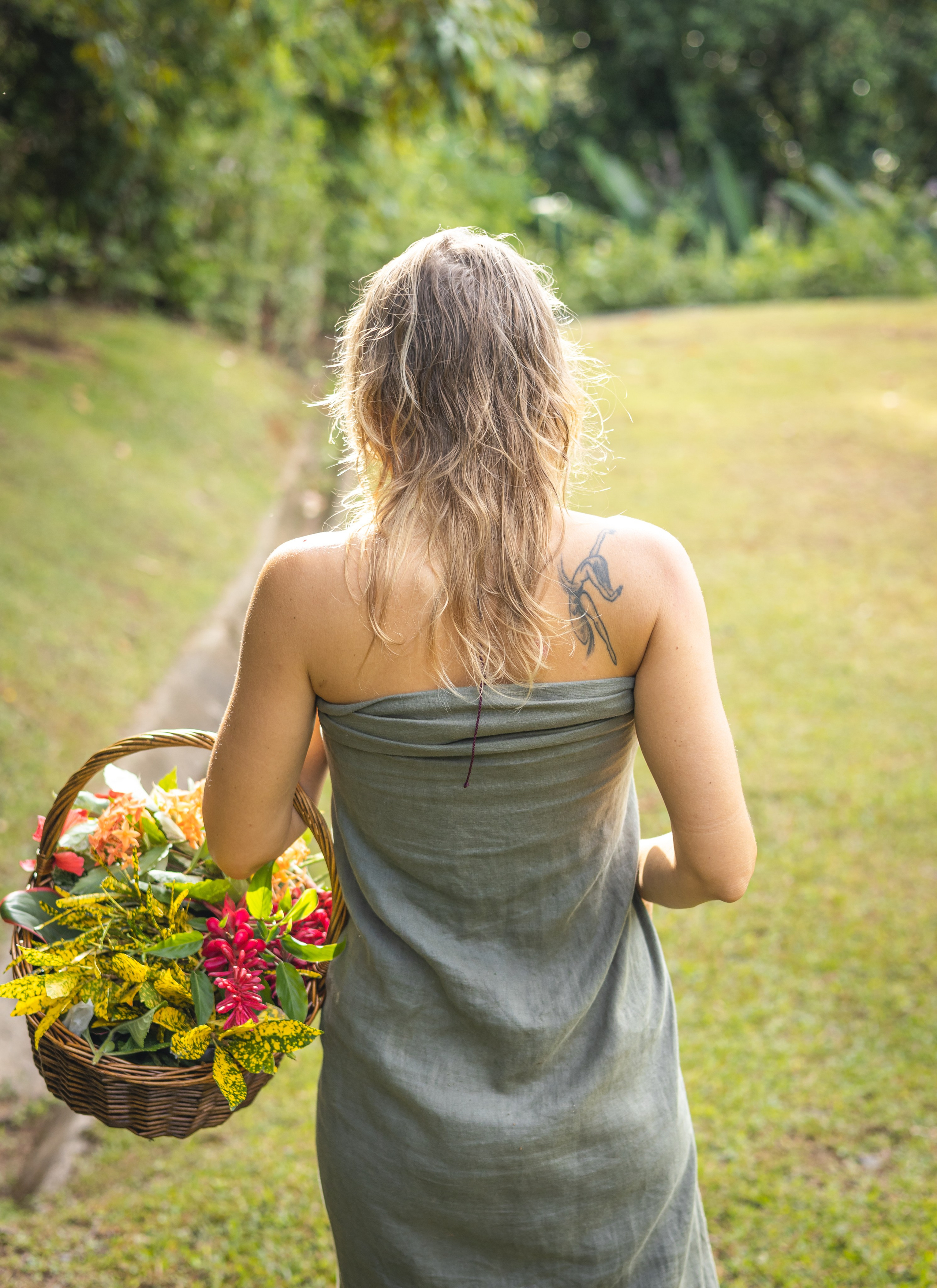 Authenticity of women and nature. Family, portrait, content photo in Costa Rica Evgeniya Besprozvannykh