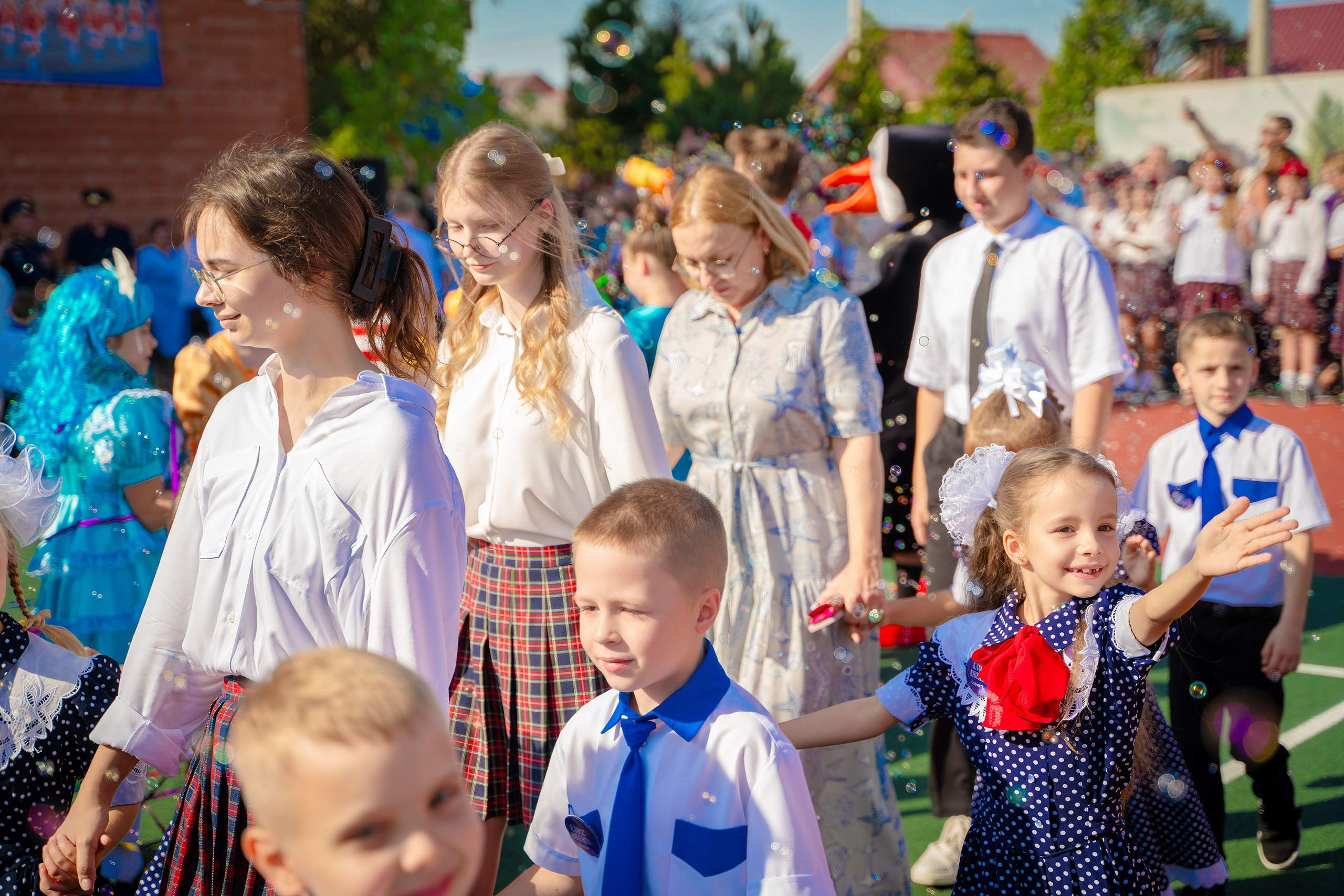 1Сентября_ ЮВЕНТА 1кл_Гимназия 92. Фотографы из солнечного Краснодара Вадим и Надежда Митус