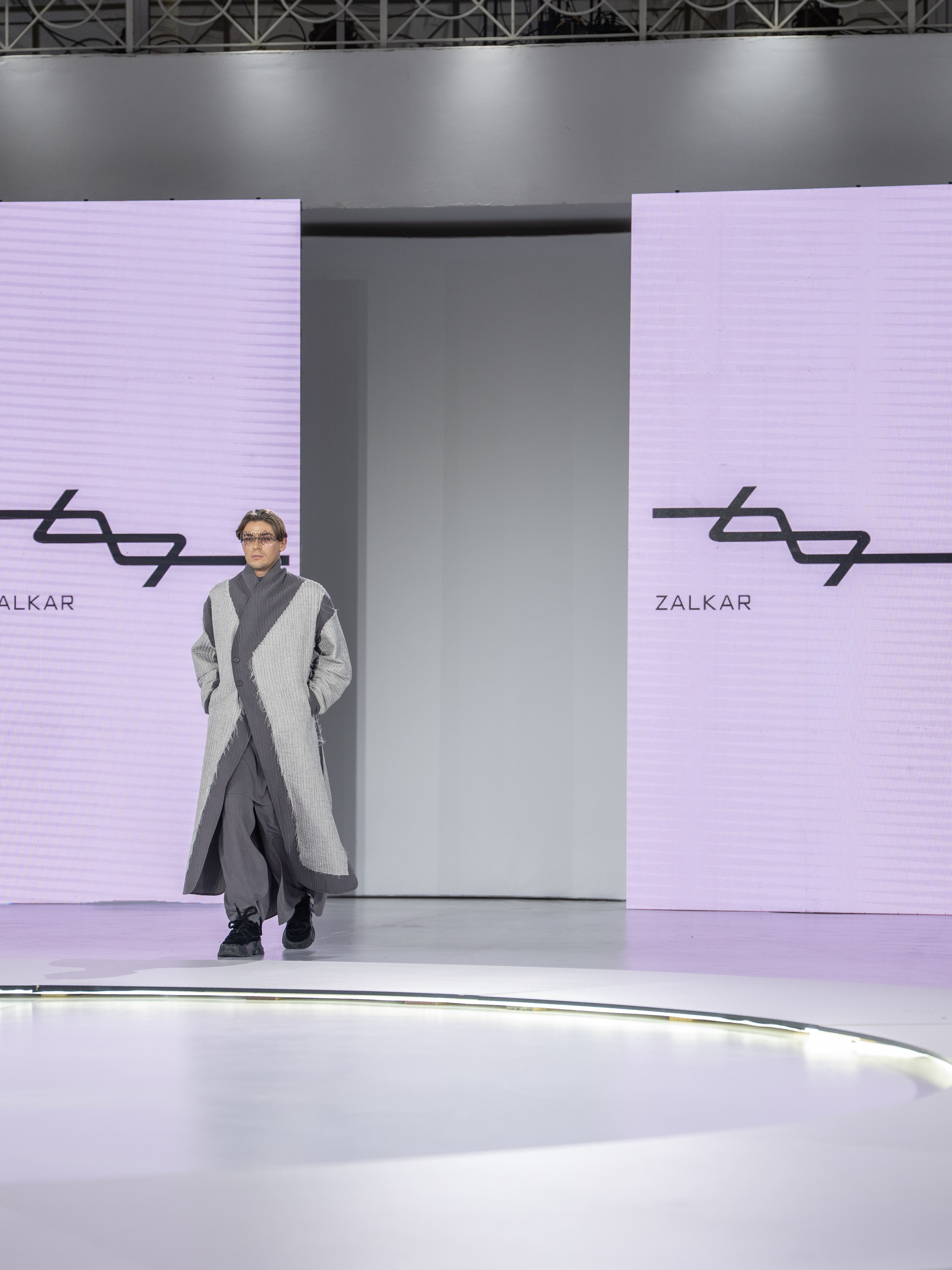 Дизайнер Zalkar. Сайт Алматинского НЮ АРТ, будуар и фэшн фотографа Дениса Карпенко