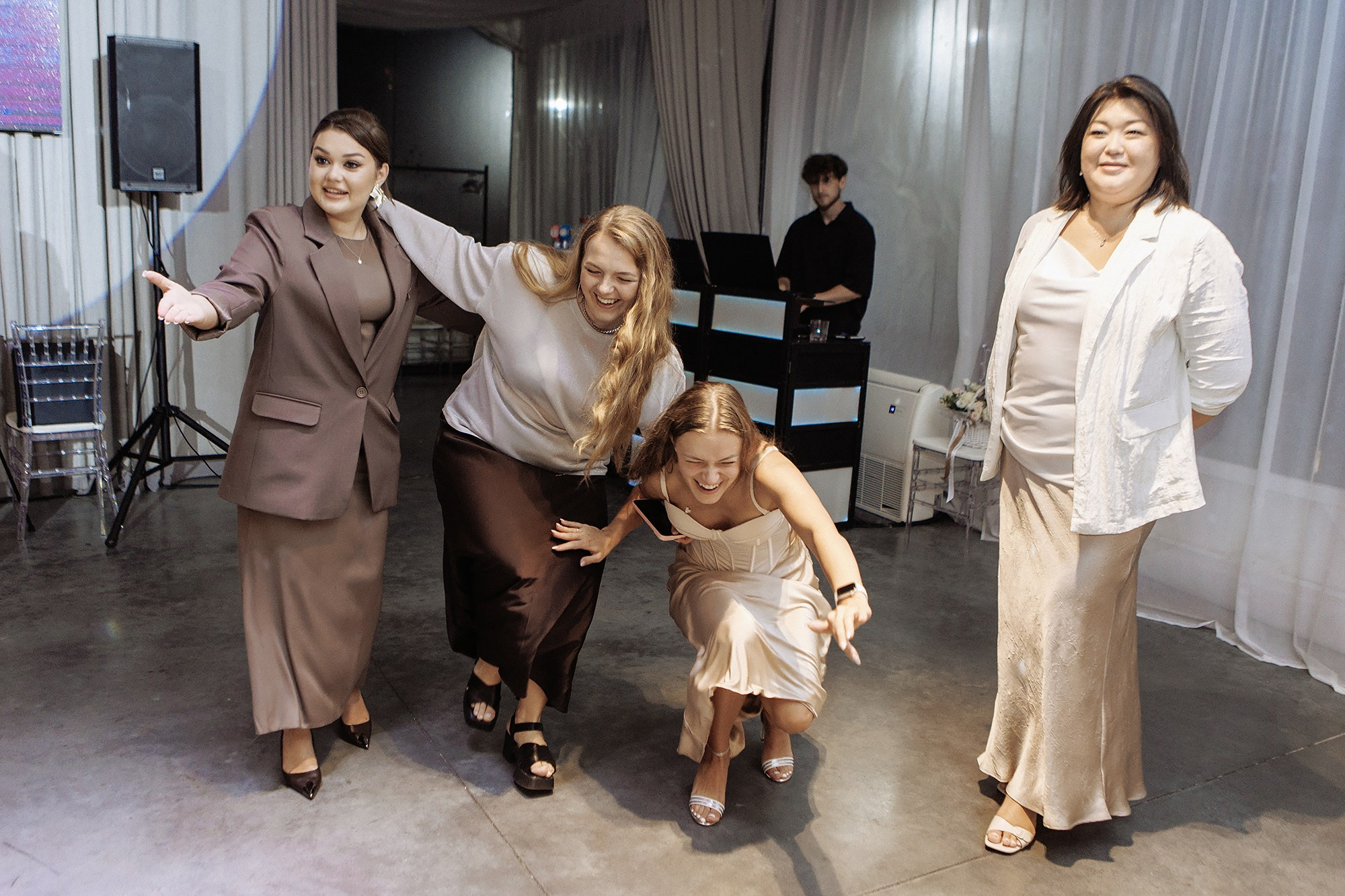 Саша и Вика 5.09.25. Свадебный фотограф Владивосток Алина Гевондова