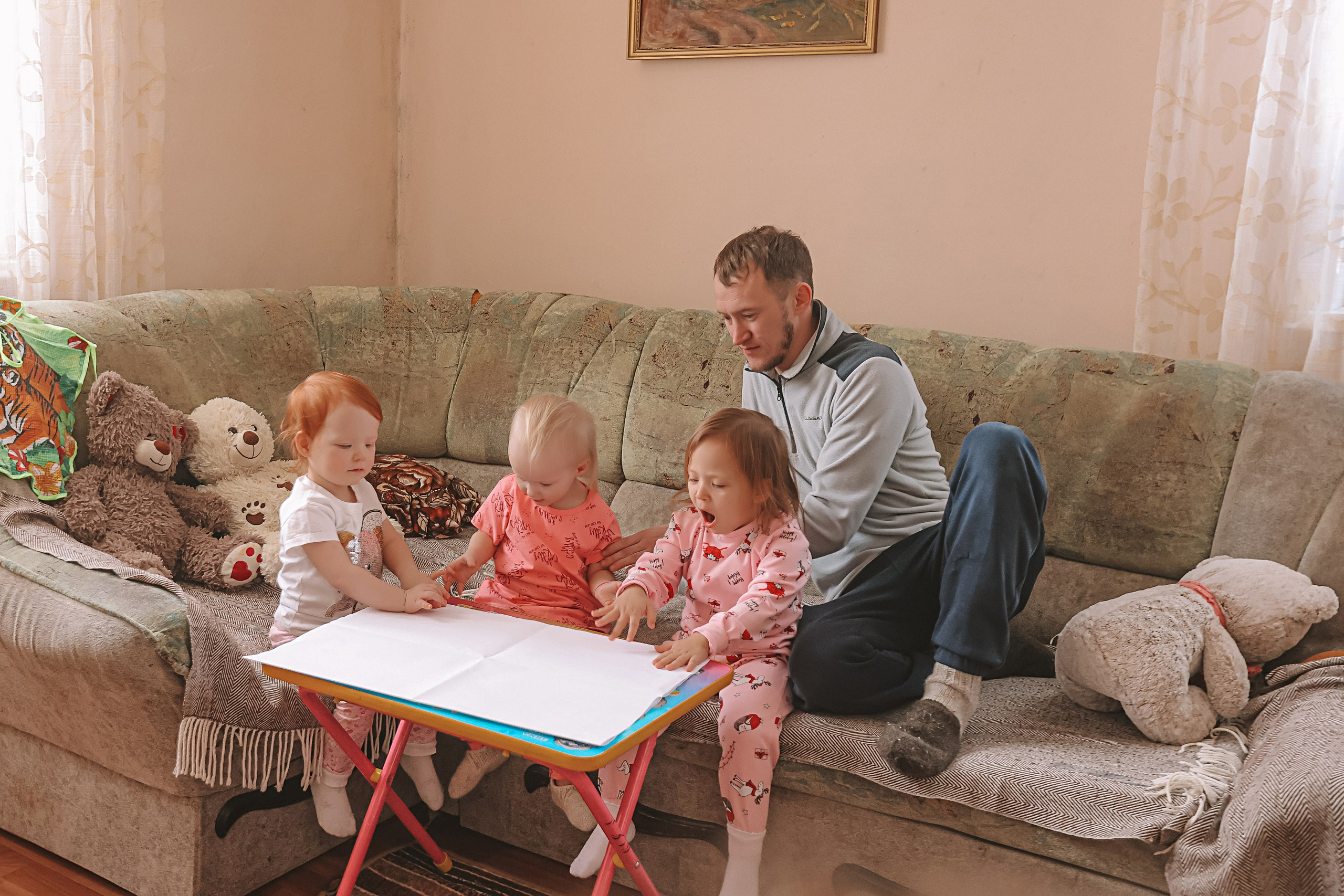 Большая семья репортаж. Семейный фотограф Тюмень, фотограф на роды Салмина Мария