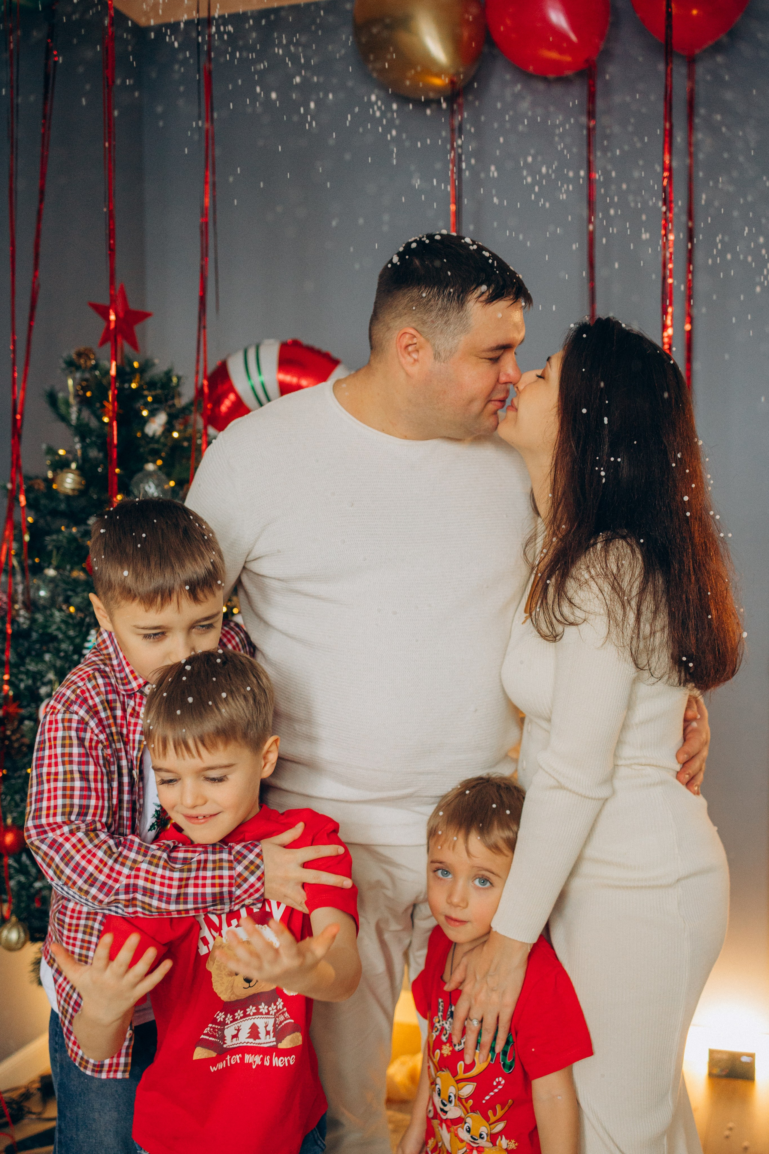 Семья — это тепло объятий и свет улыбок!. Фотограф Москва Светлана Кирюшина