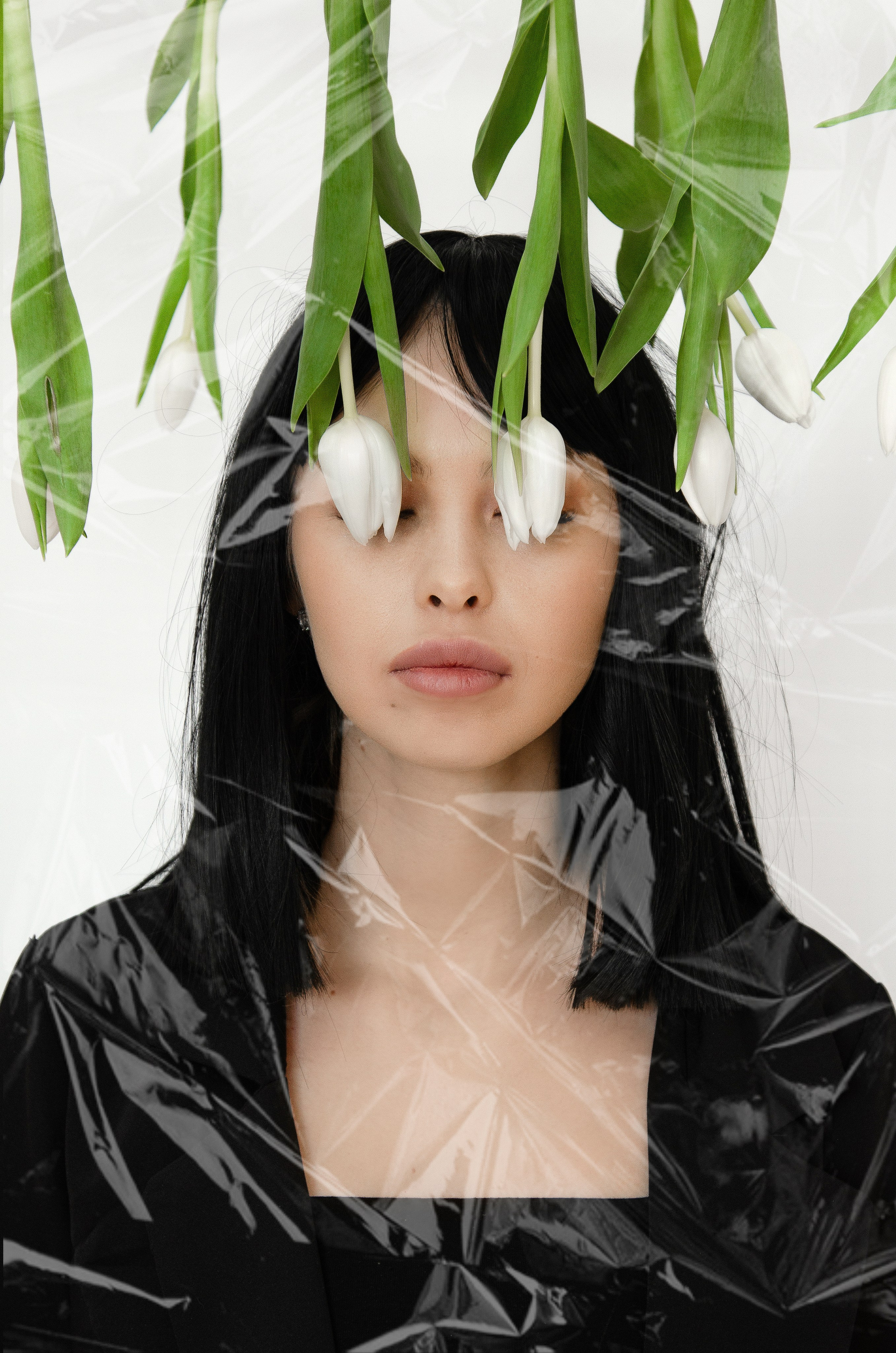 Портретная с тюльпанами. Фотографы в Тюмени Андрей и Лидия Войвод