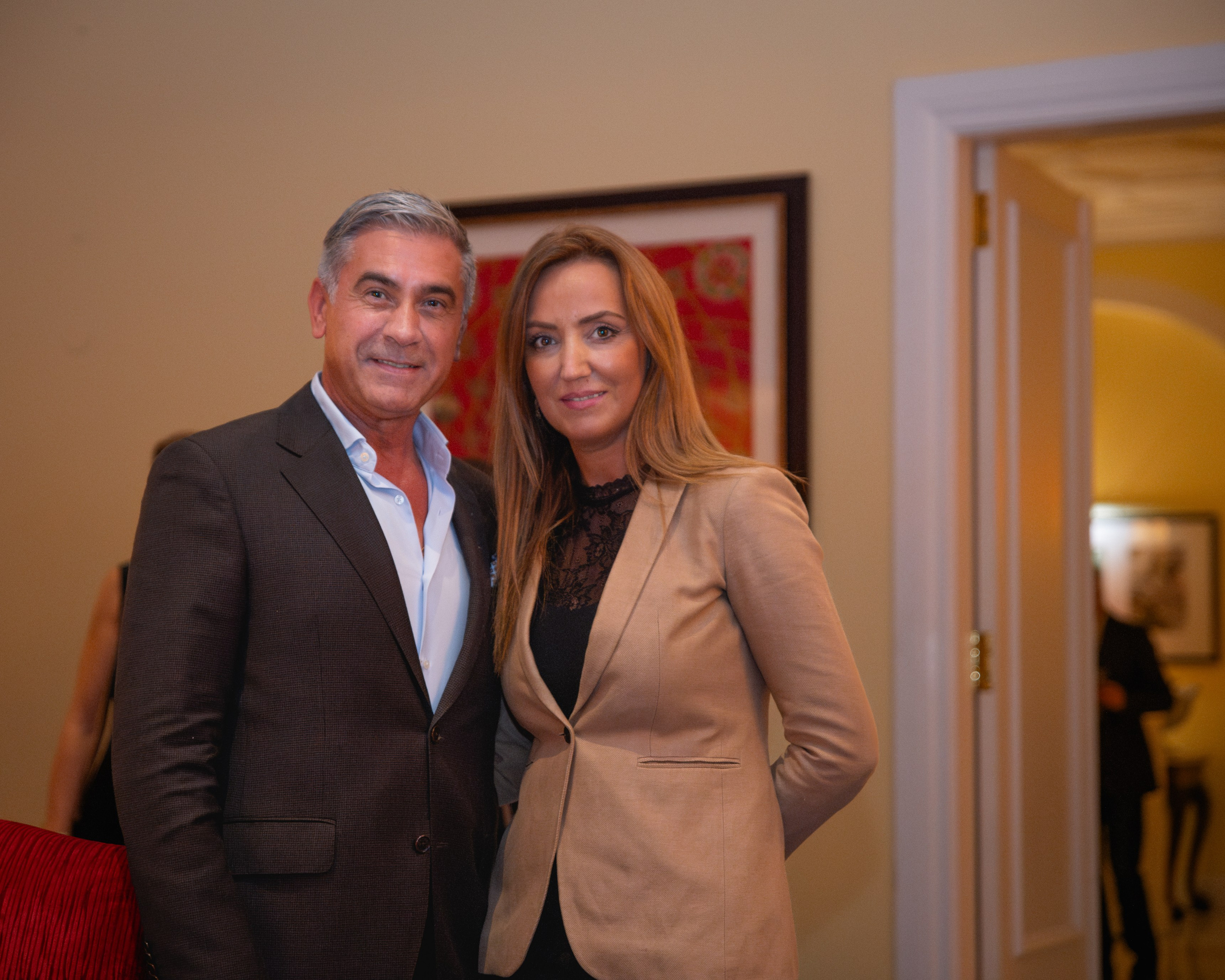 EUGÉNIO CAMPOS IN YEATMAN. Anastasiia Antoniuk portrait, family and couple photographer, Portugal