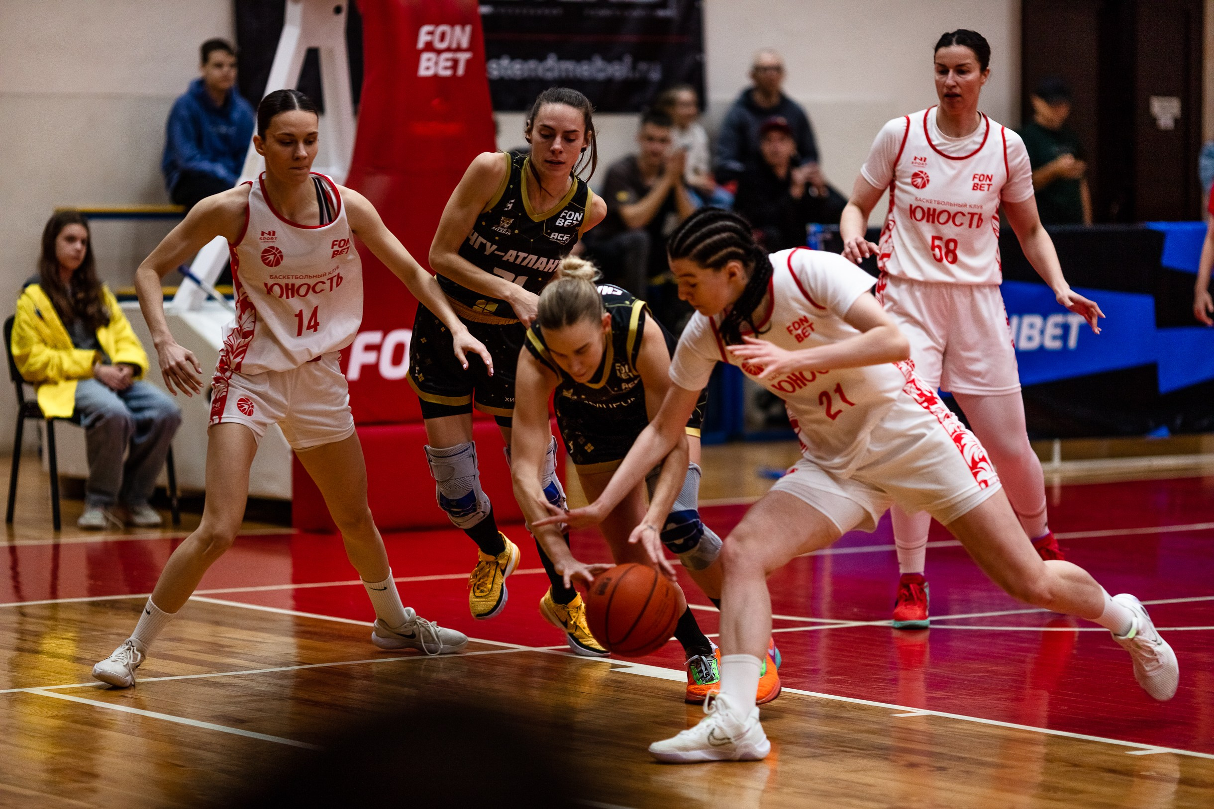 БК Юность — ЧГУ-Атланта / 3 игра. Фотография