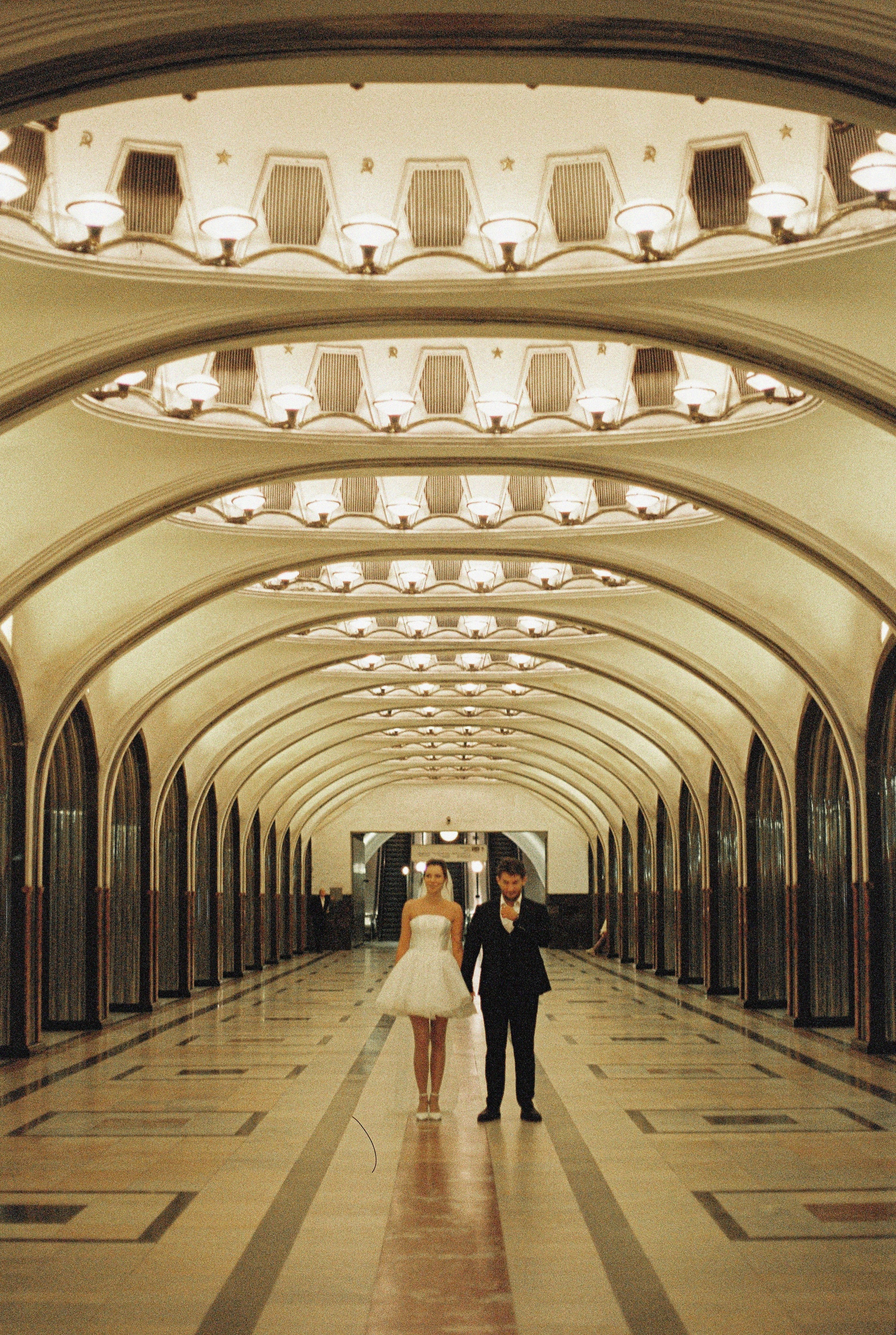 Love_in_Metro. Сентиментальная свадебная фотография