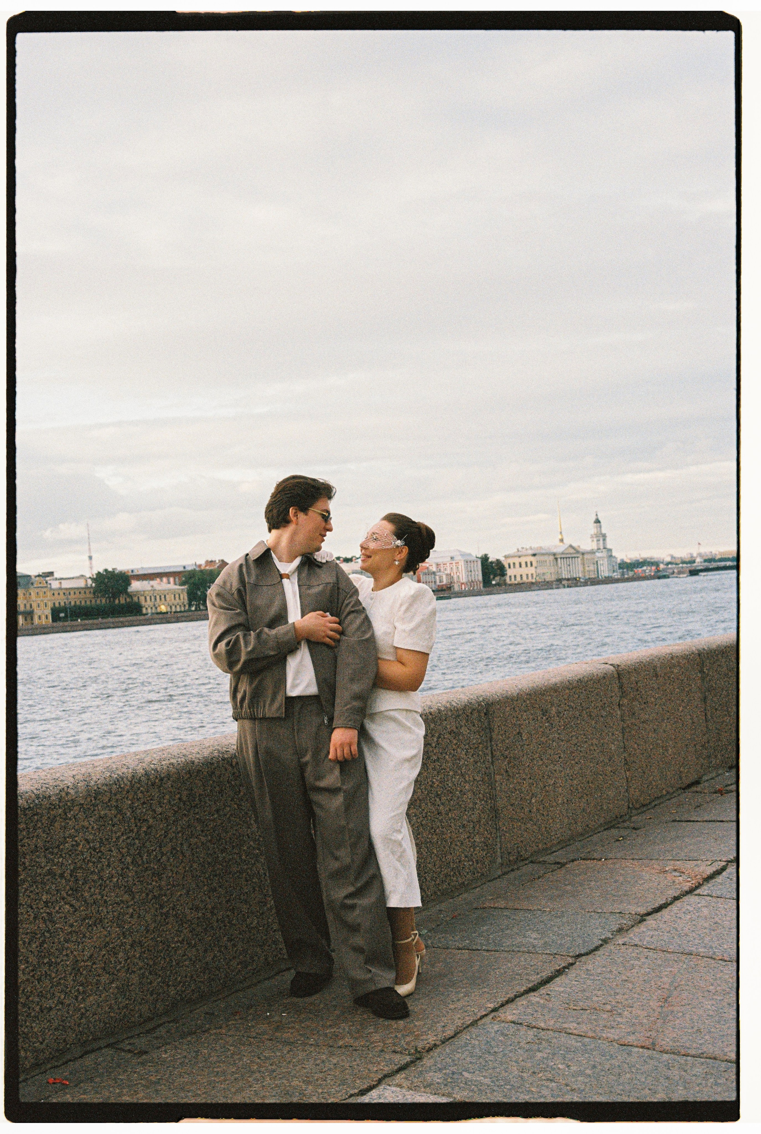 InLove_with_sunset_in_SpB. Сентиментальная свадебная фотография
