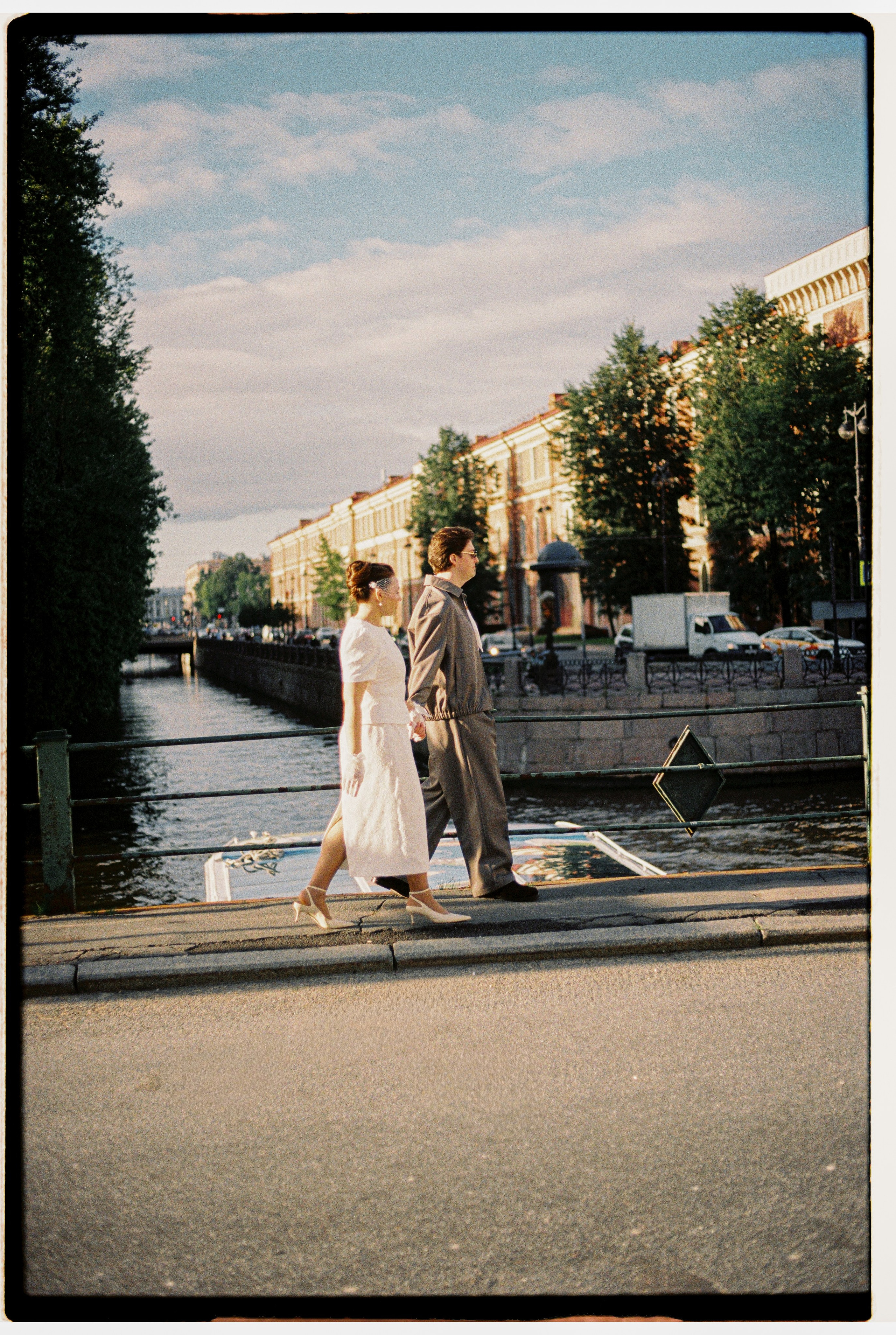 InLove_with_sunset_in_SpB. Сентиментальная свадебная фотография