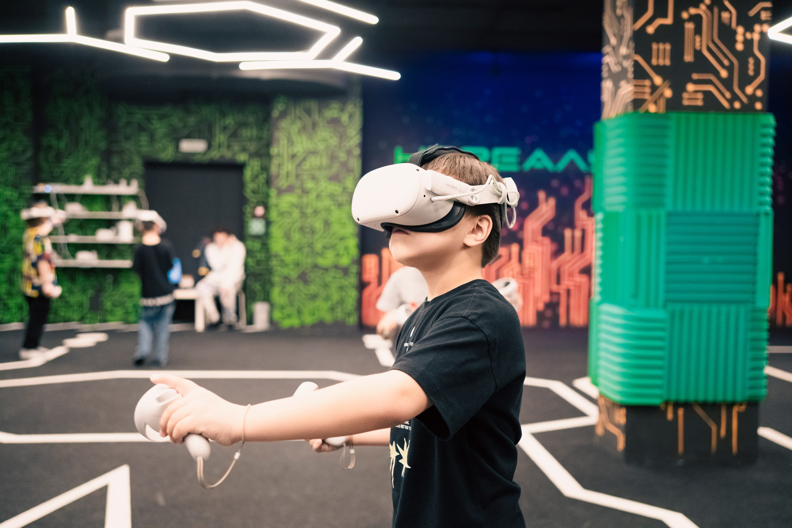 VR (November-December 2024). Felixtones