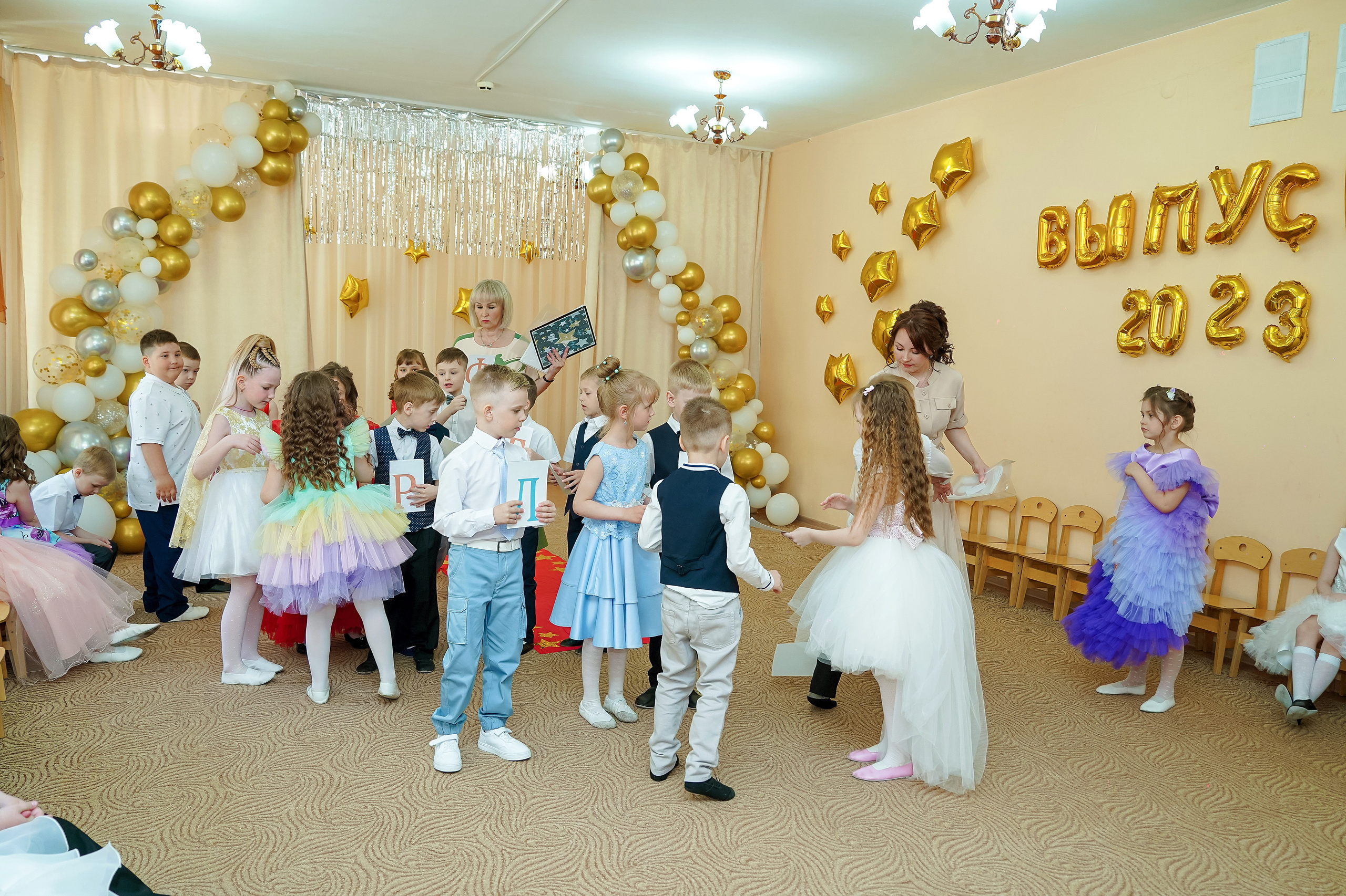 Фотосъемка видеосъёмка фотограф видеооператор новогодних утренников  в. Фотограф, видеооператор Нина Коршунова