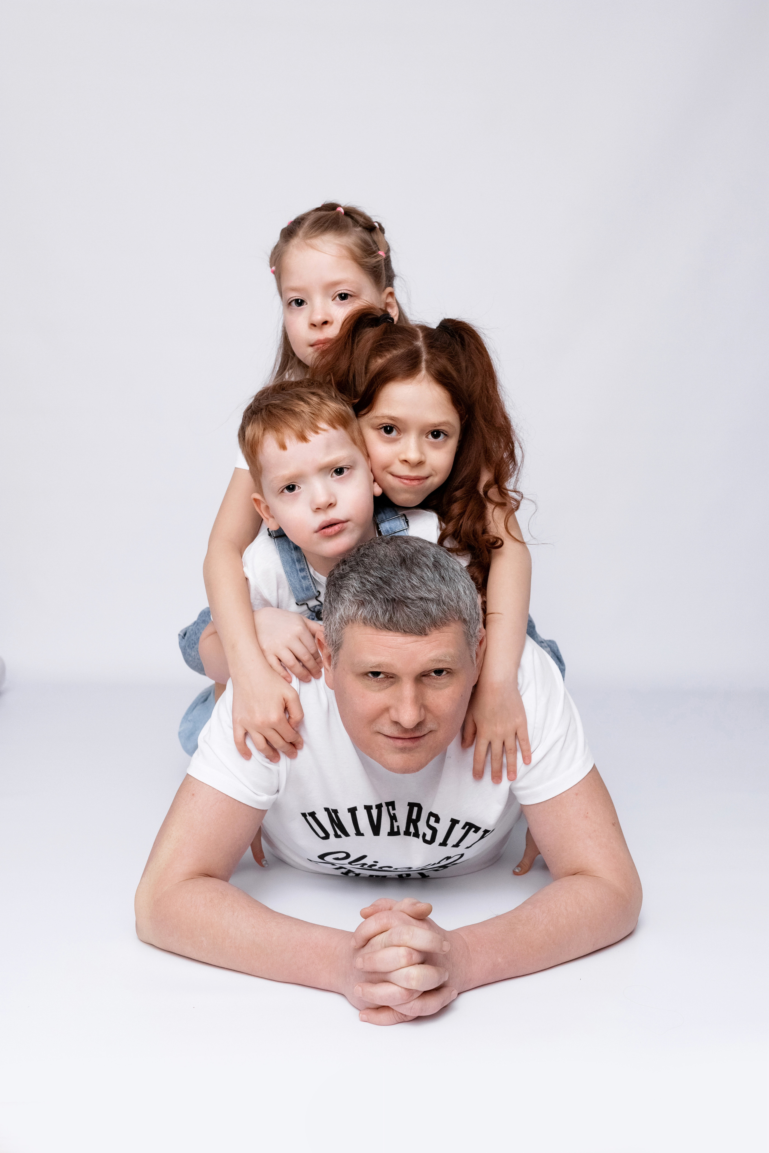 фотона белом фоне. минимализм в фотографии