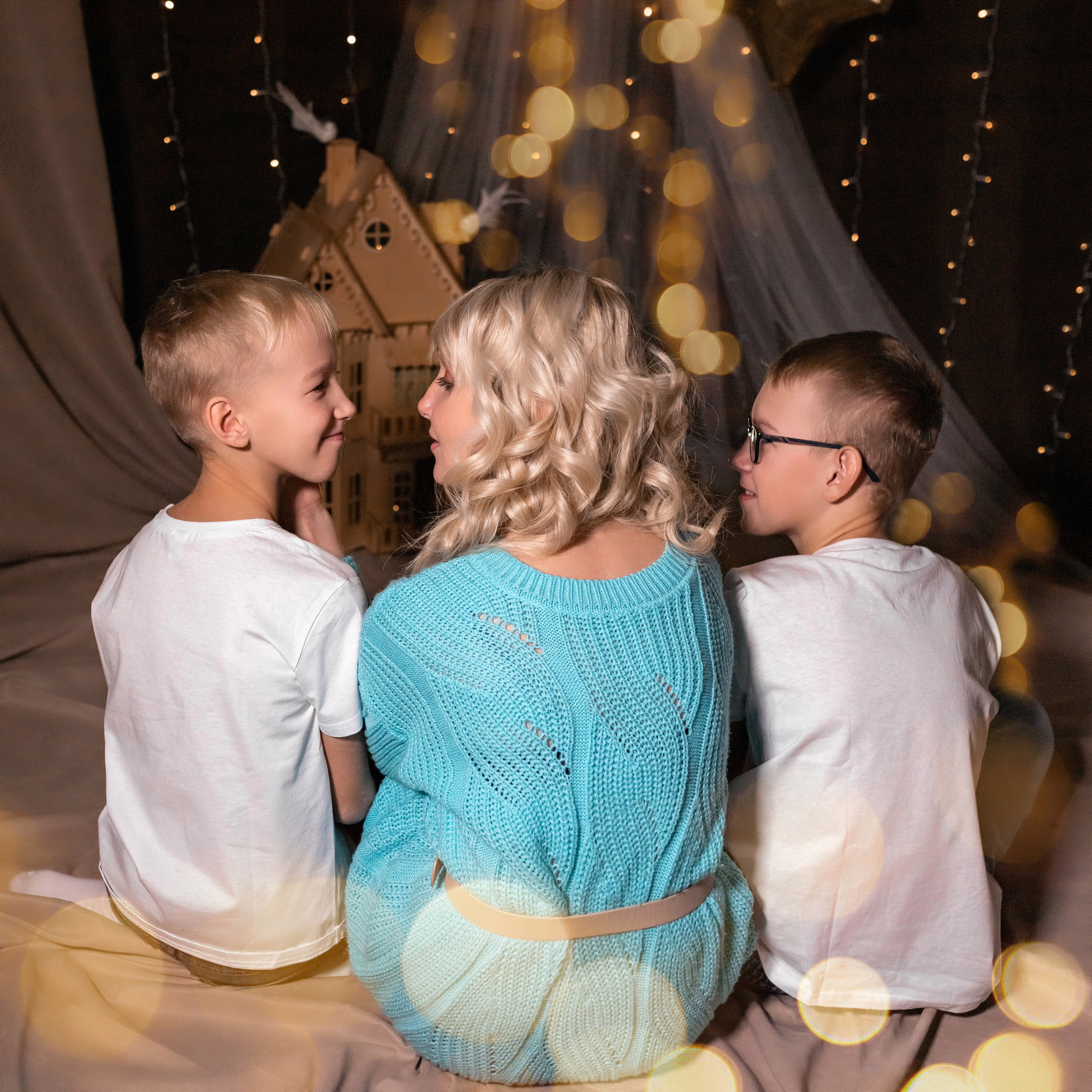 Семейная. Моя студия. Ольга Роман и Влад. Декабрь 2022 г. Фотограф Пермь. Свадьбы. Семья и дети, школа, д. сад. Фотокниги