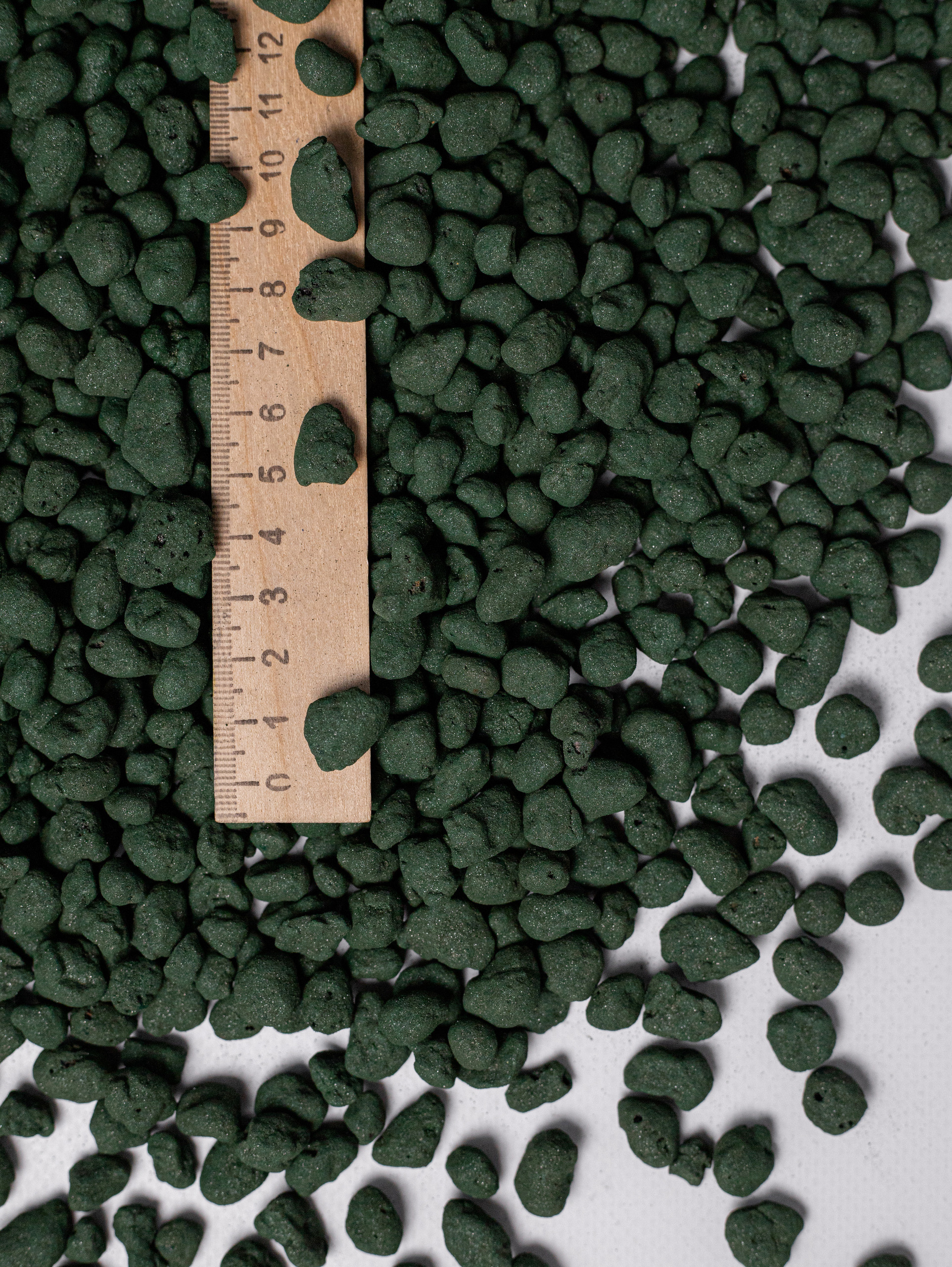 Керамзит декоративный. Зеленый с блёстками. 2022. Фотограф Пермь. Свадьбы. Семья и дети, школа, д. сад. Фотокниги