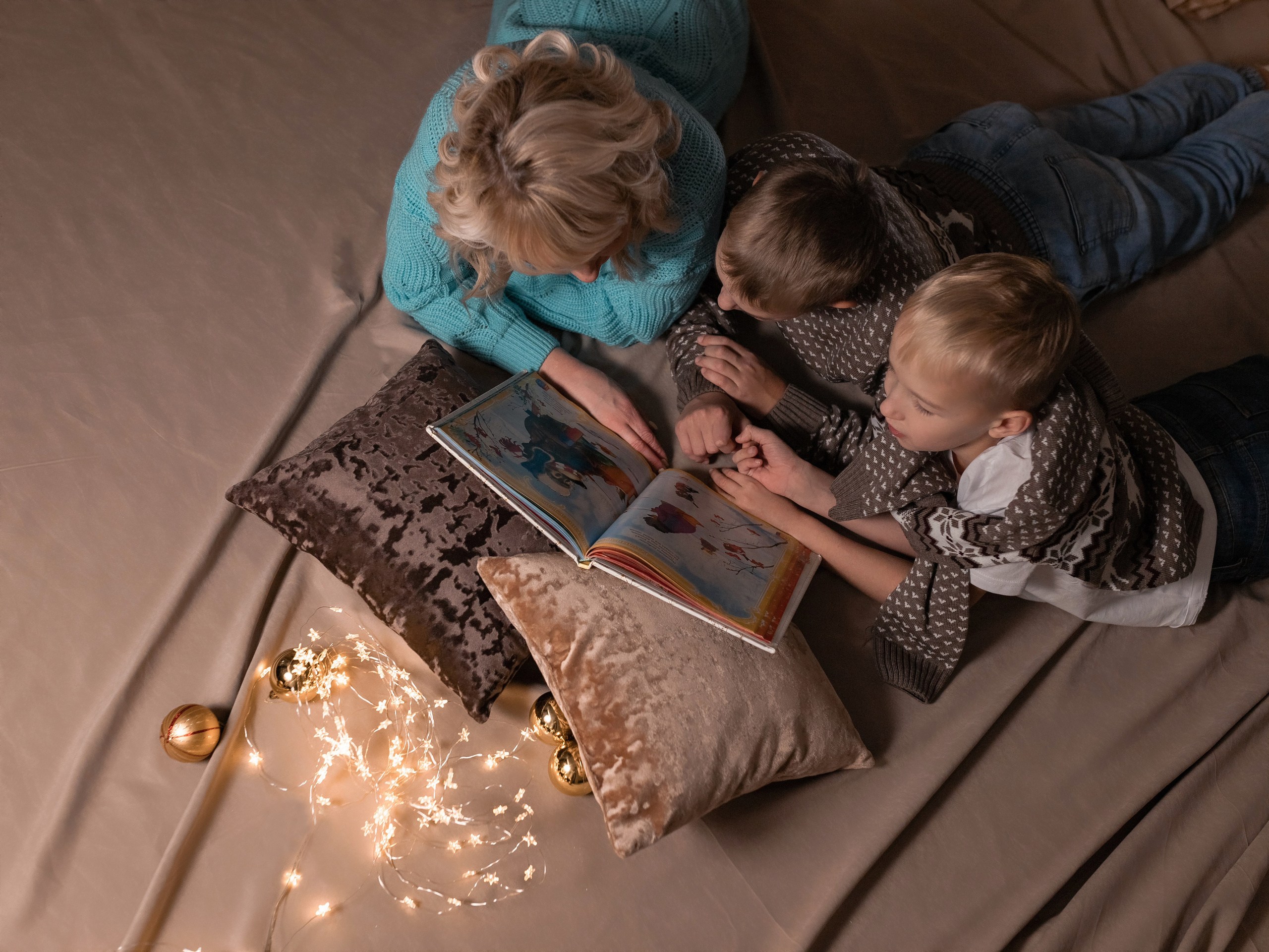 Семейная. Моя студия. Ольга Роман и Влад. Декабрь 2022 г. Фотограф Пермь. Свадьбы. Семья и дети, школа, д. сад. Фотокниги