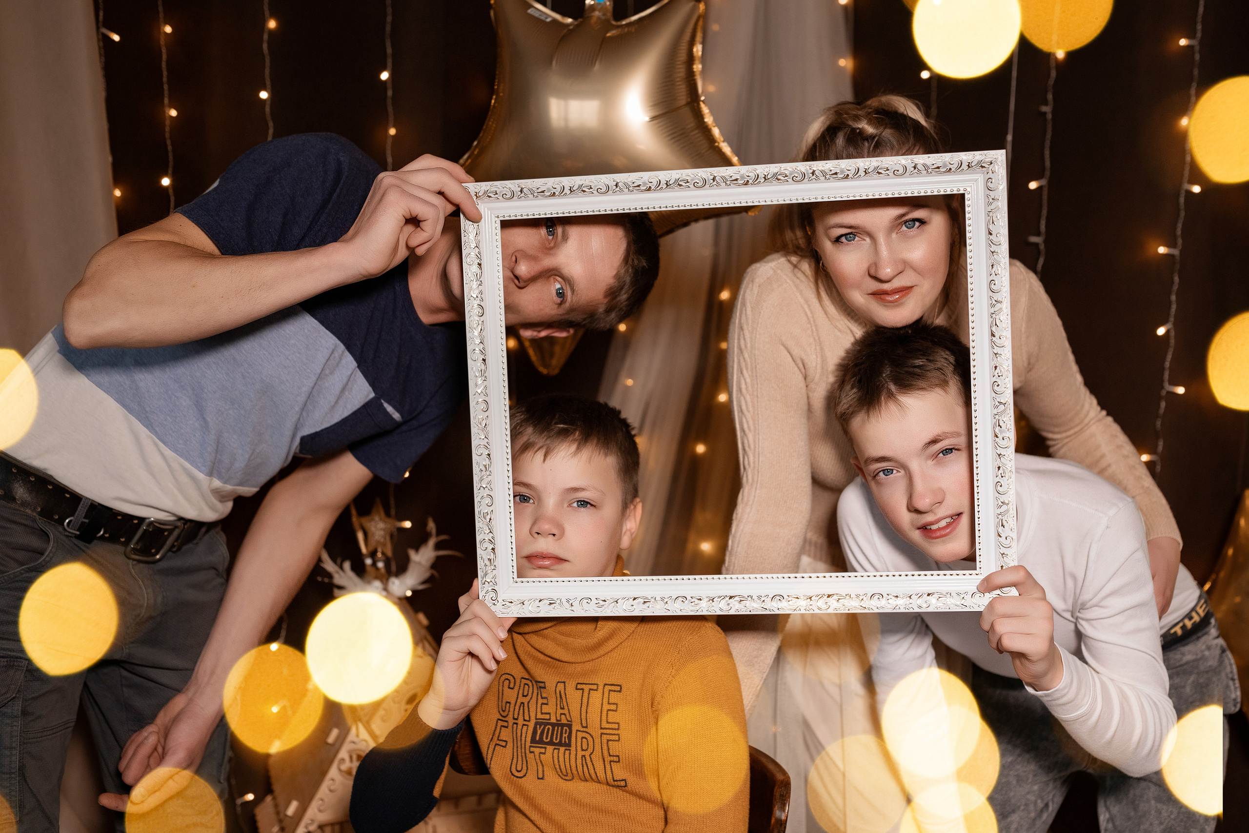 семья в рамке