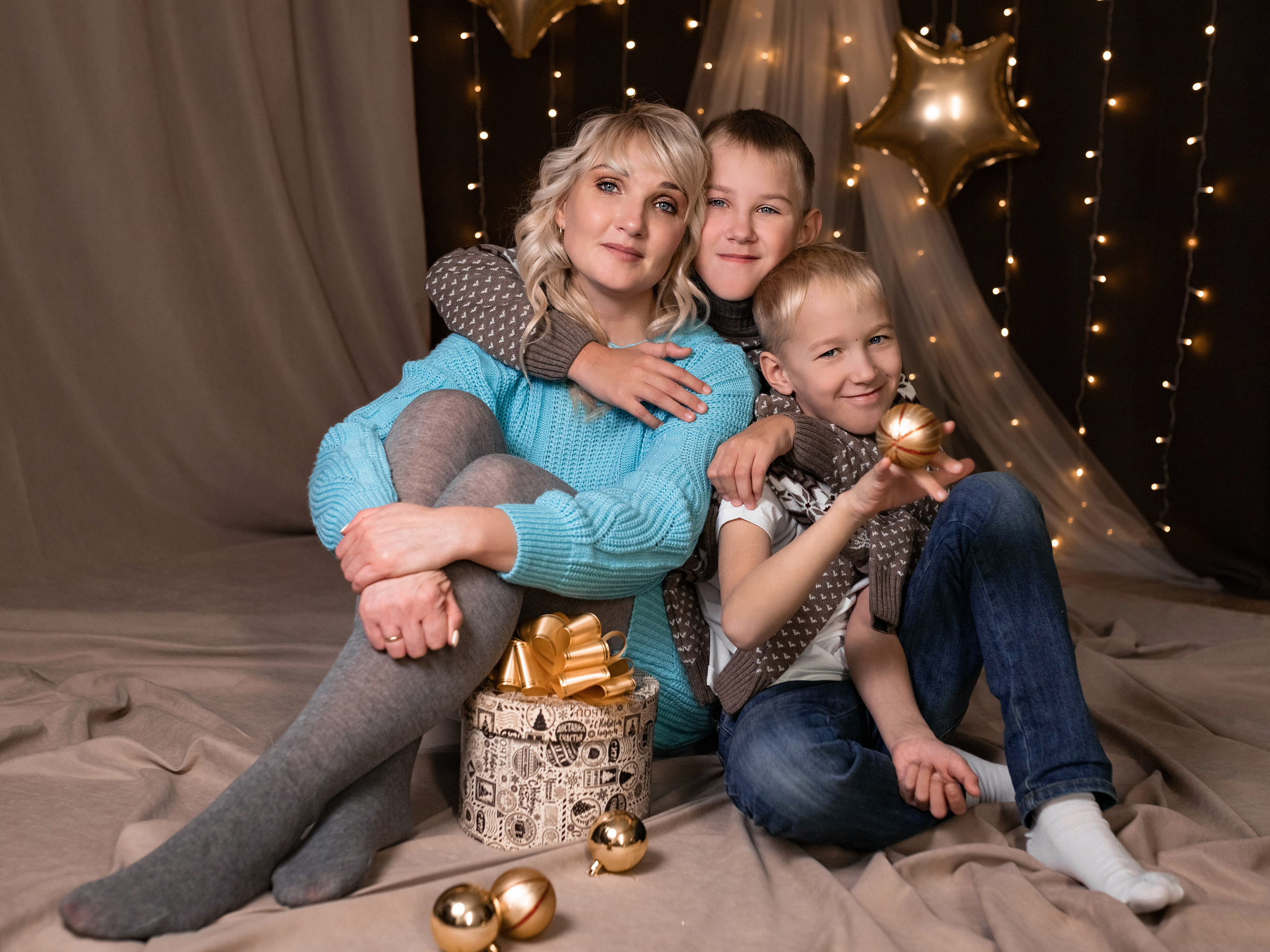 Семейная. Моя студия. Ольга Роман и Влад. Декабрь 2022 г. Фотограф Пермь. Свадьбы. Семья и дети, школа, д. сад. Фотокниги