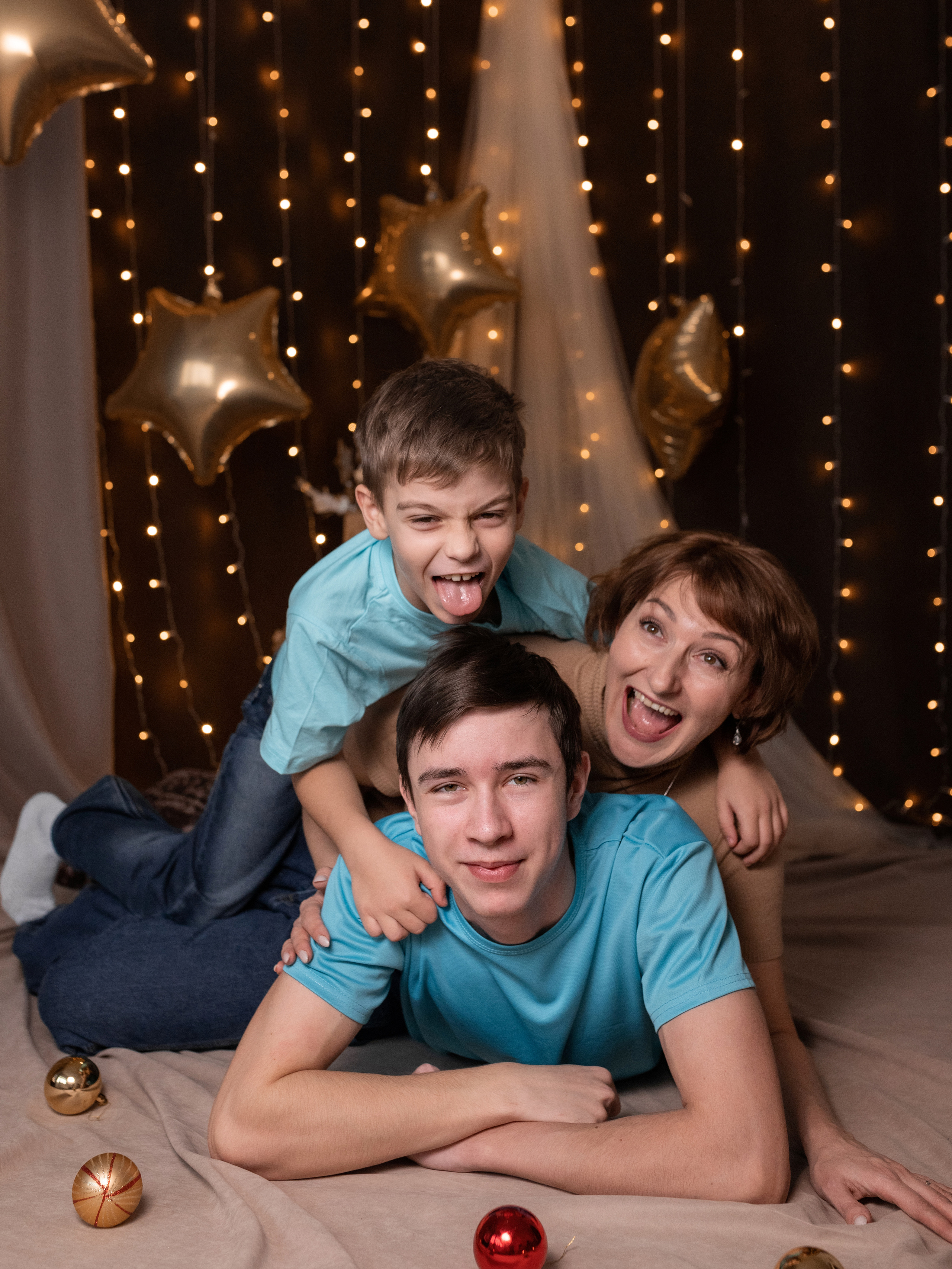 Семейная. Моя студия. Ирина с сыновьями. Ноябрь 2022. Фотограф Пермь. Свадьбы. Семья и дети, школа, д. сад. Фотокниги