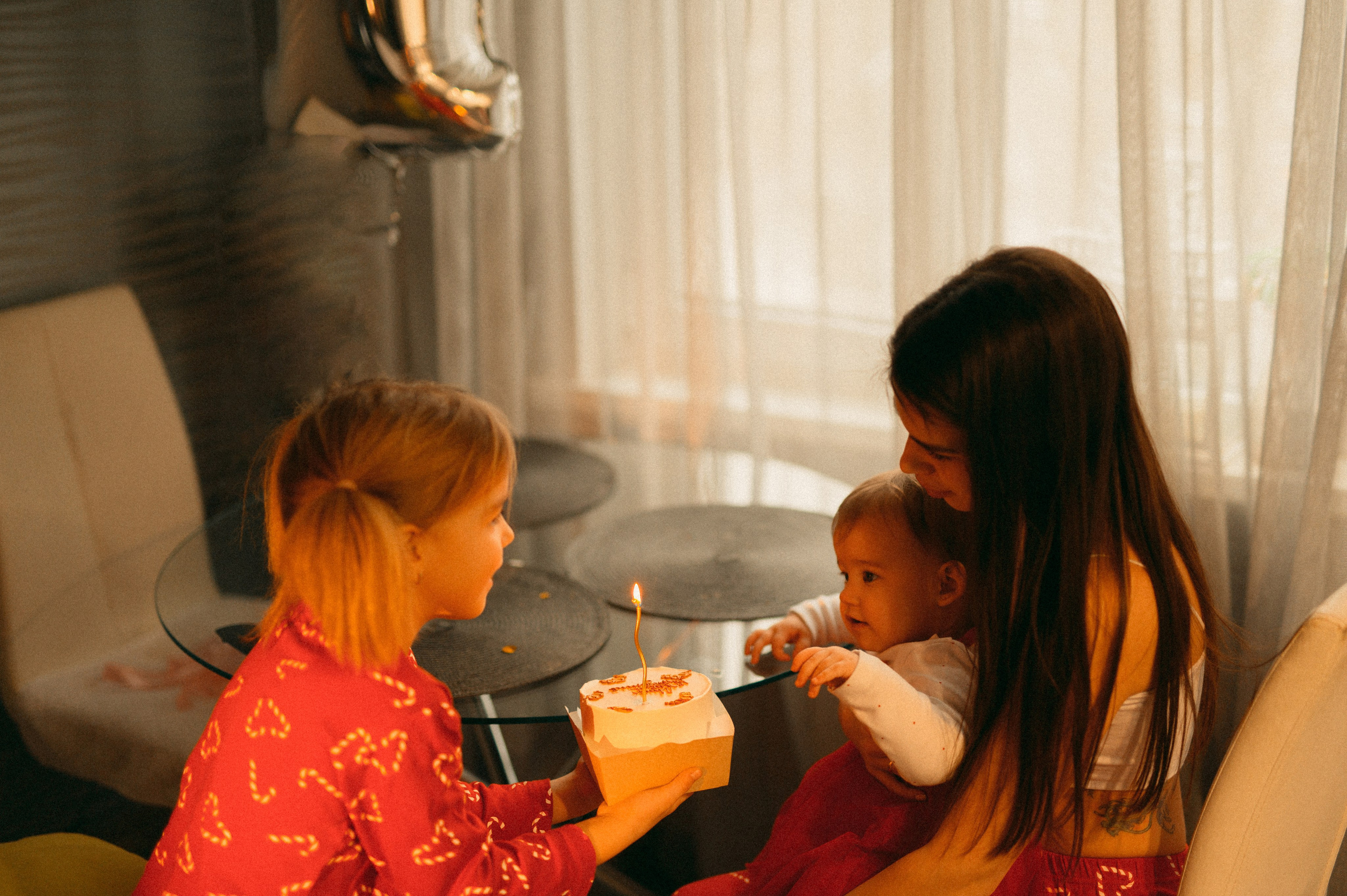 Съемка годика, годовасие, фотосессия в день рождения. НЬЮБОРН ФОТОСЕССИИ, БЕРЕМЕННОСТЬ, ПОРТРЕТНЫЕ СЕМЕЙНЫЕ ФОТОСЕССИИ  Ногинск Москва ОЛЬГА ВОГЕЛЬ