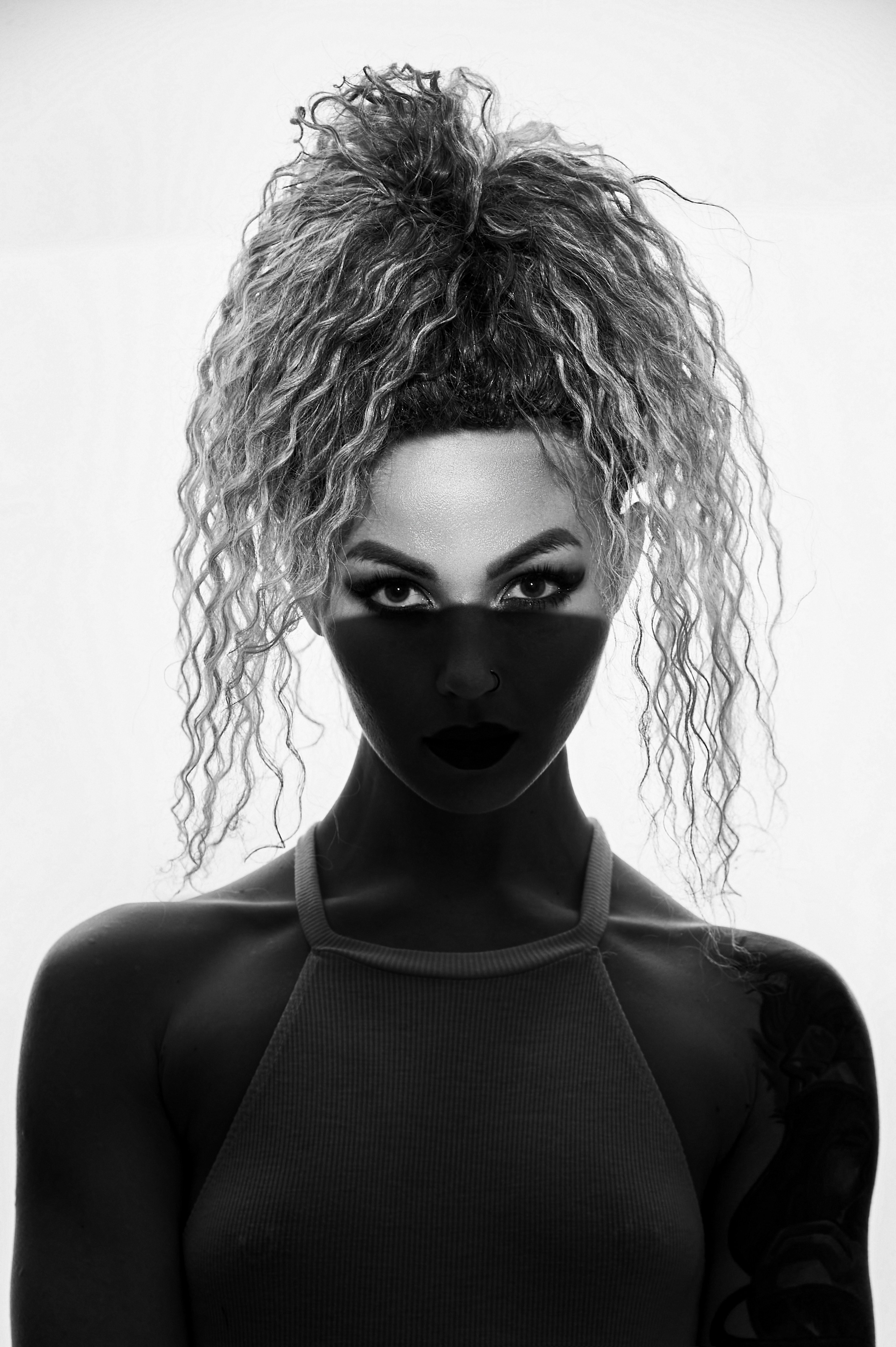 Оффлайн курс в студии RoRo по творческой съёмке. Фотограф Яковлев Роман — Красноярск