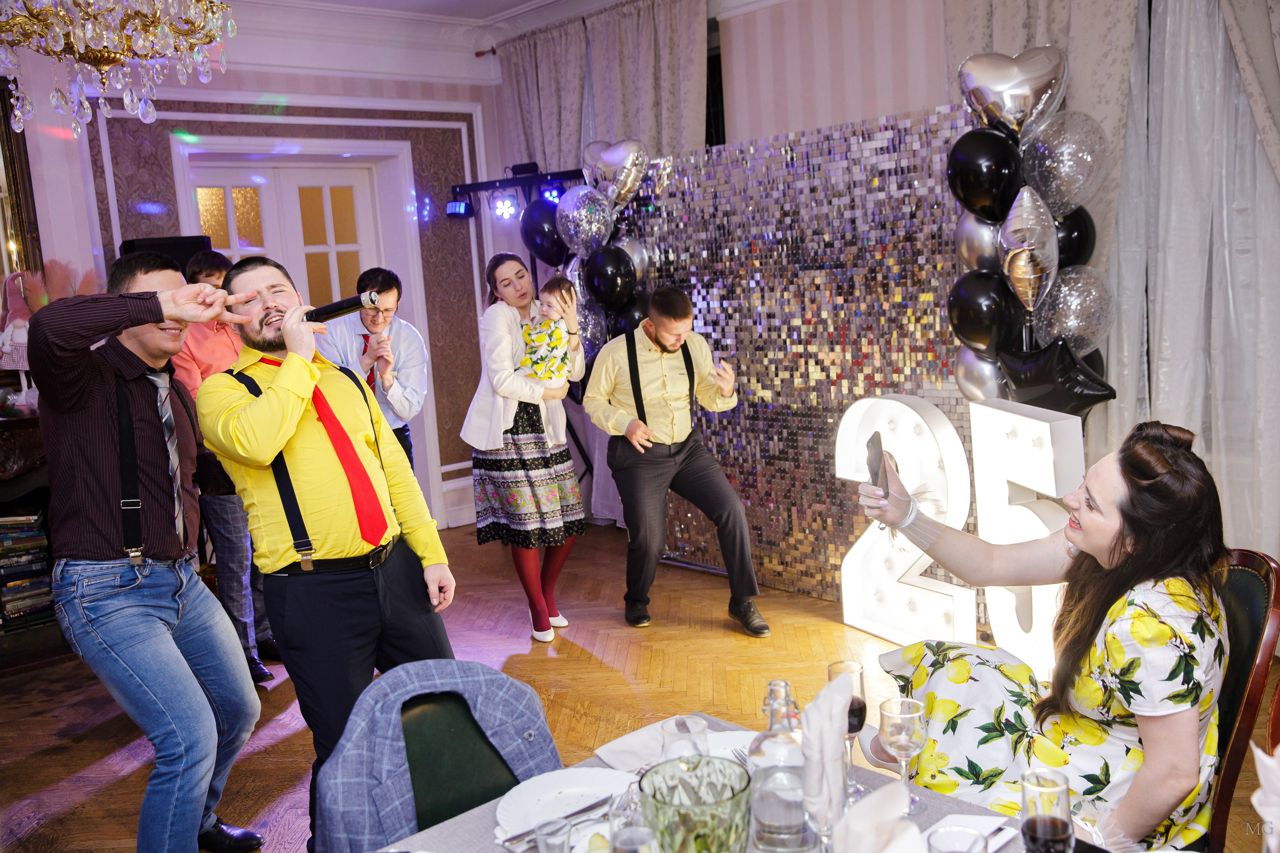 Дарина и Стиляги. Маша Гонтарь Семейный домашний репортажный фотограф в Санкт-Петербурге