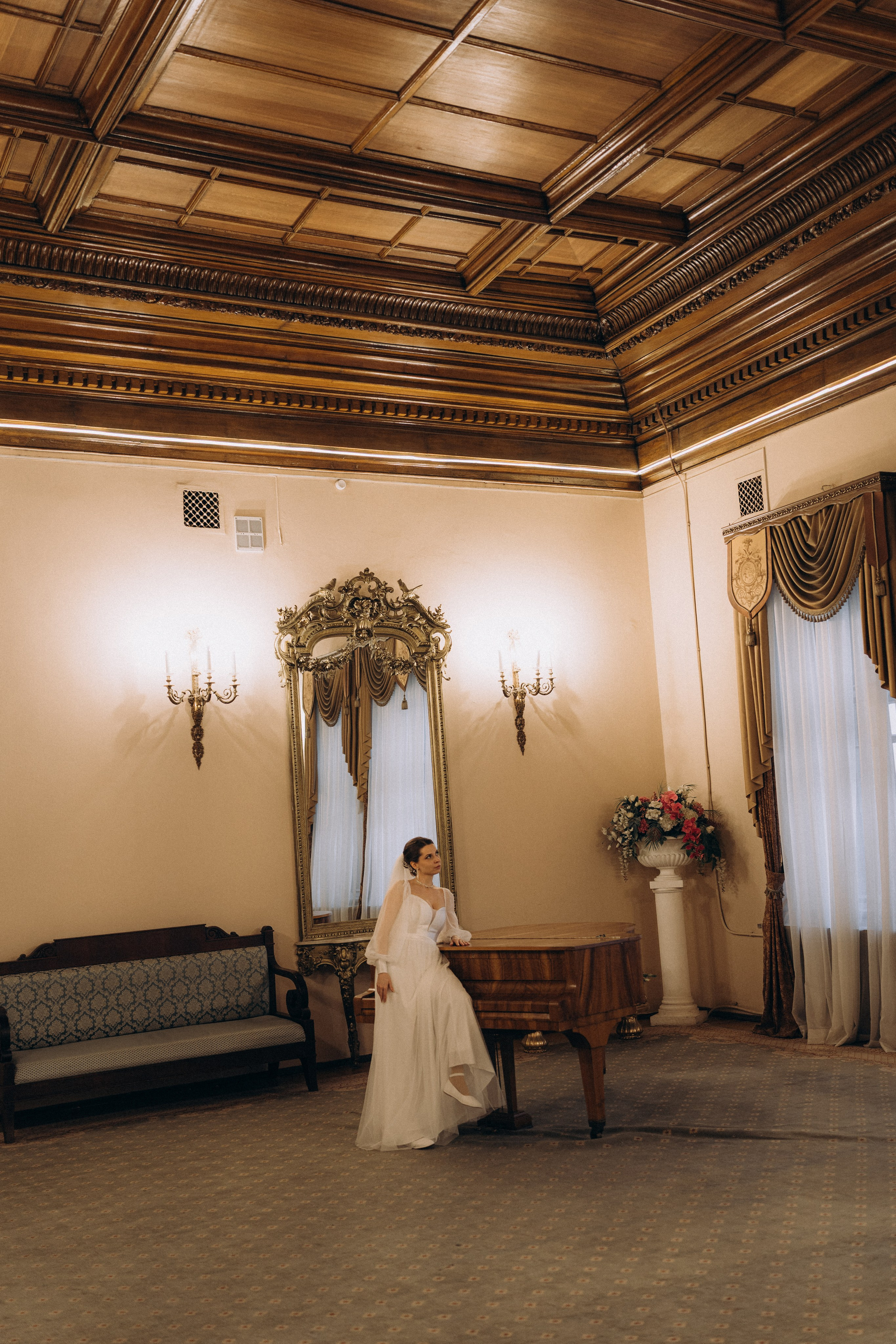 СВАДЕБНАЯ СЬЕМКА ВО ВТОРОМ ДВОРЦЕ (ДЕКАБРЬ) ТАКЖЕ СЬЕМКА В СТУДИИ НА ЧЕРНЫШЕВСКОЙ. Профессиональный фотограф, Санкт-Петербург — Виктория Богомолова