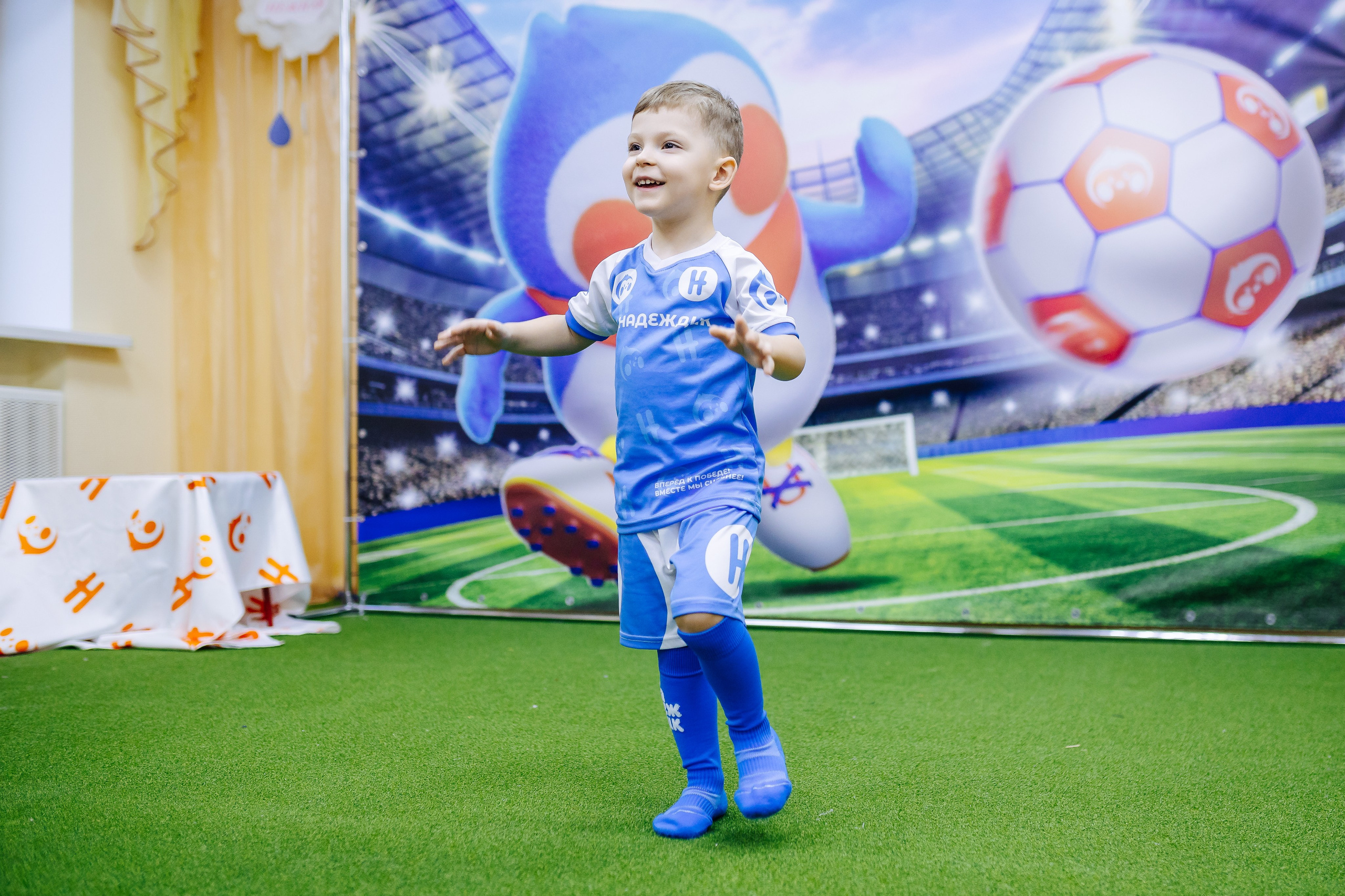 Фотосессия с кубком в детских садах г. Магнитогорска. Денис Прохоров Фотограф в г. Магнитогорск