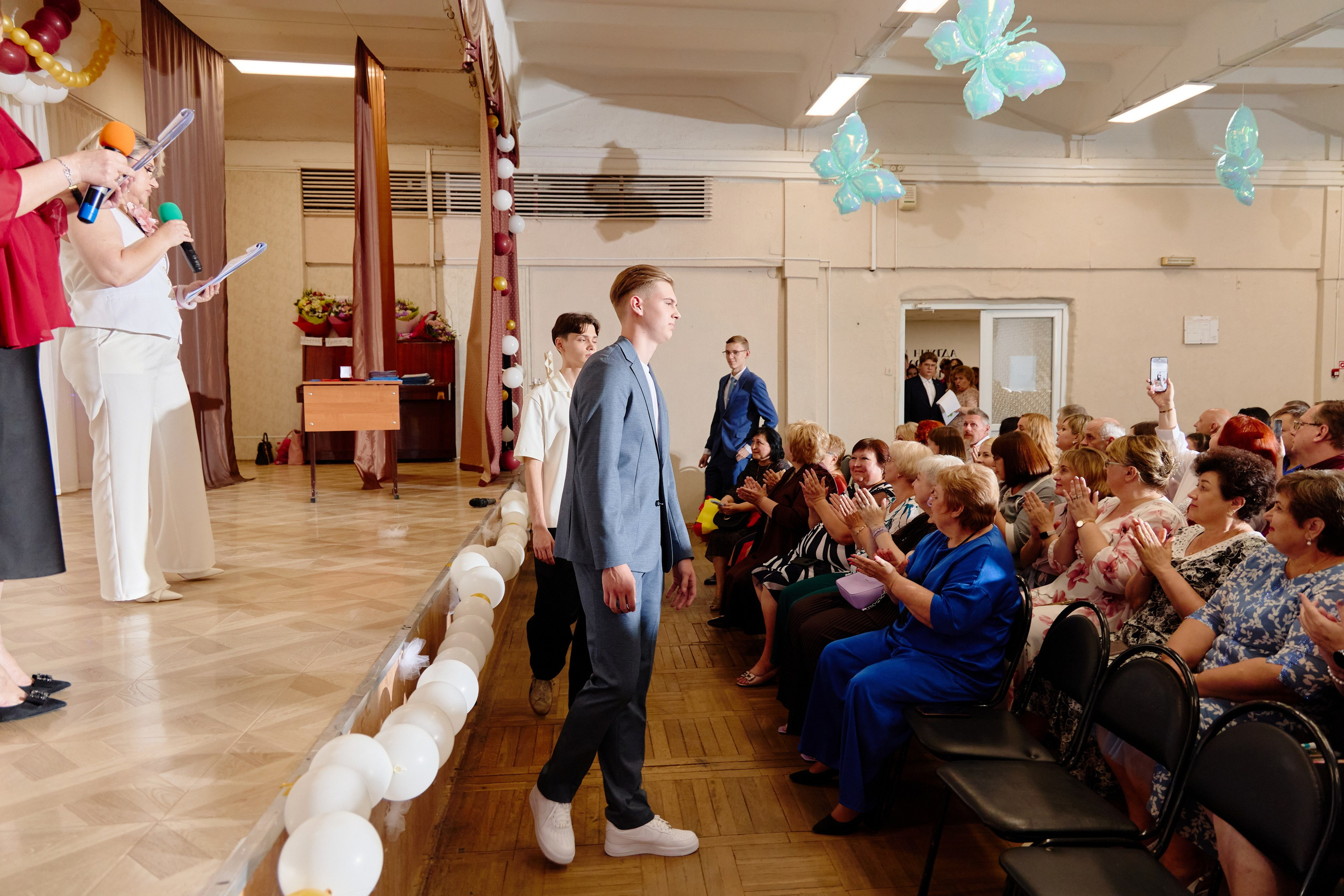 Выпускной 35 Сош. Фотограф Выпускные альбомы Таганрог Сергей Коробченко