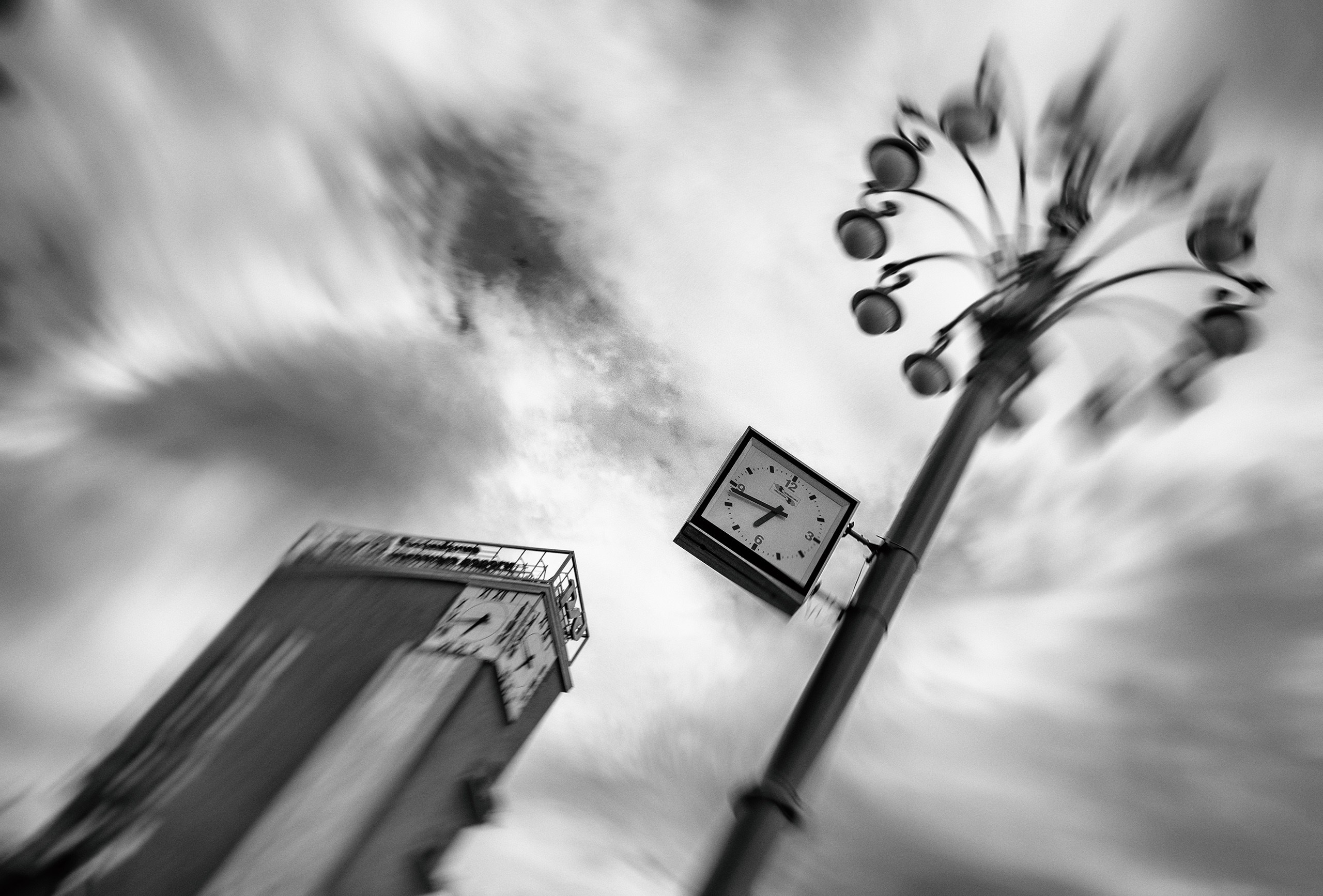 Фотографии сделанные на улицах городов. Профессиональный фотограф Игорь Пискарев в Москве. Студийная и выездная съёмка. Портретная и предметная съёмка. Авторская фотография