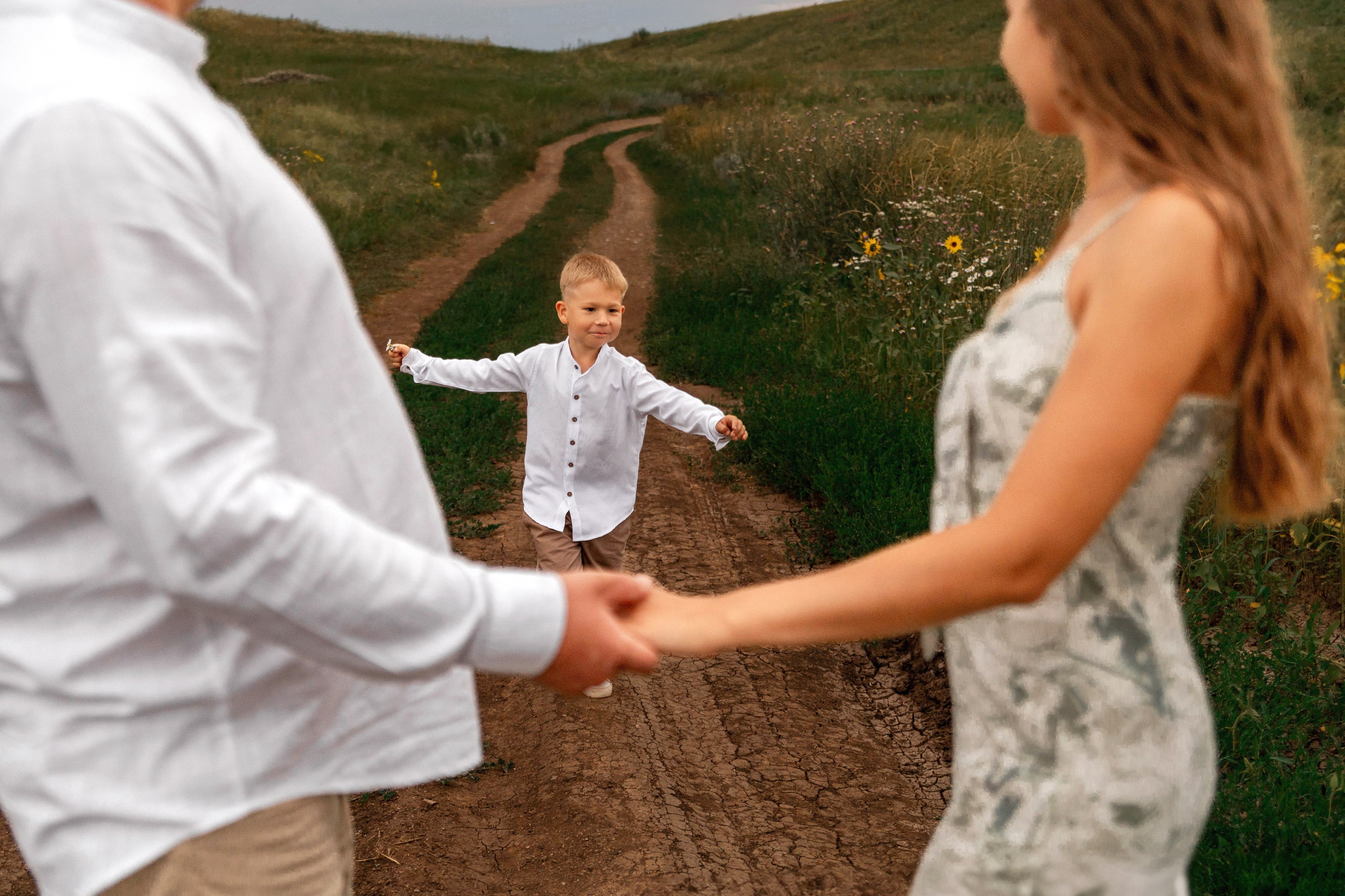 Эльвина.Фотосессия перед дождем. Фотограф Мурманск Лилия Маер