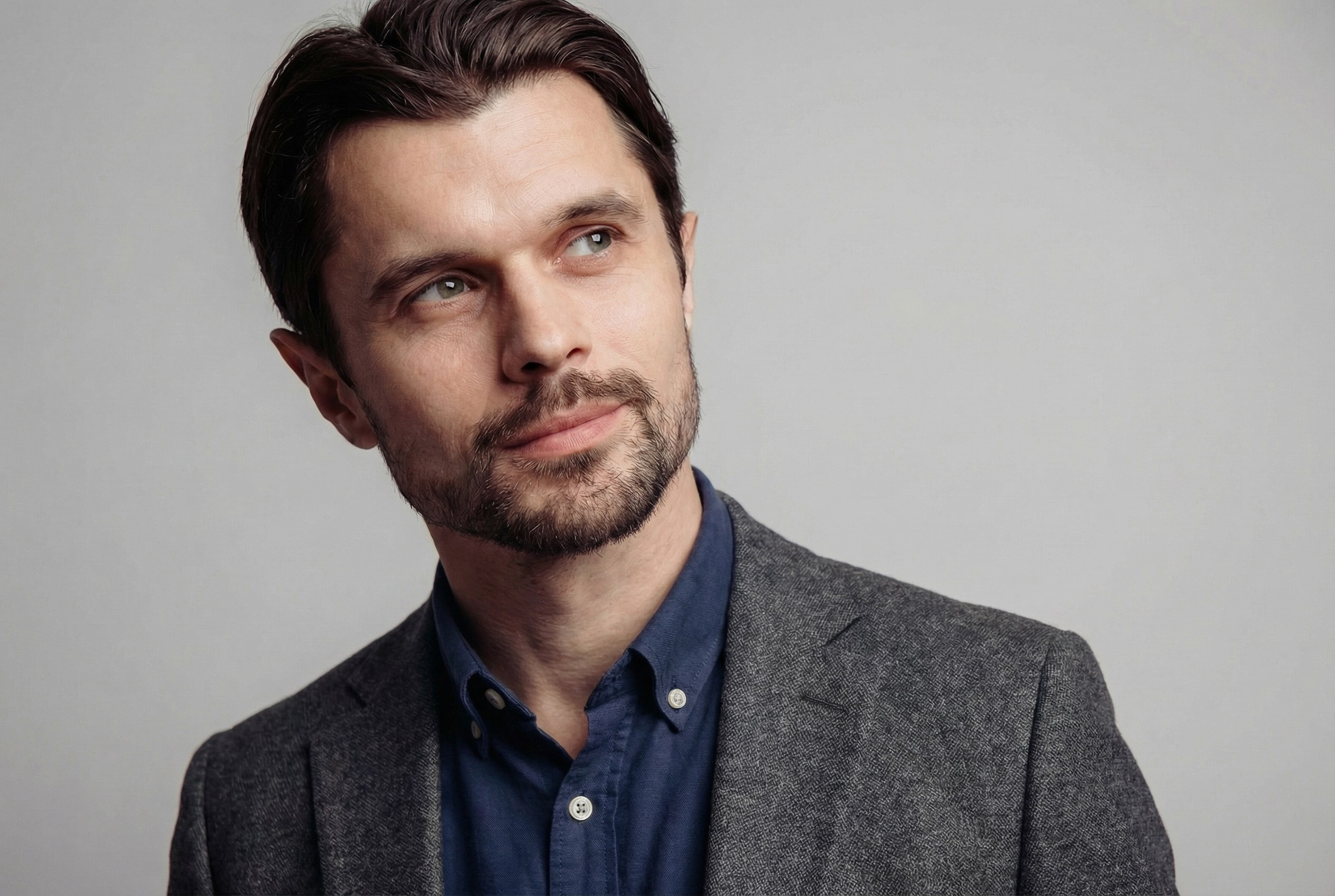 Бизнес-упаковка команды с помощью ИИ. Фотограф Василий Жуков | Портретная и бизнес-съемка в Москве под ключ