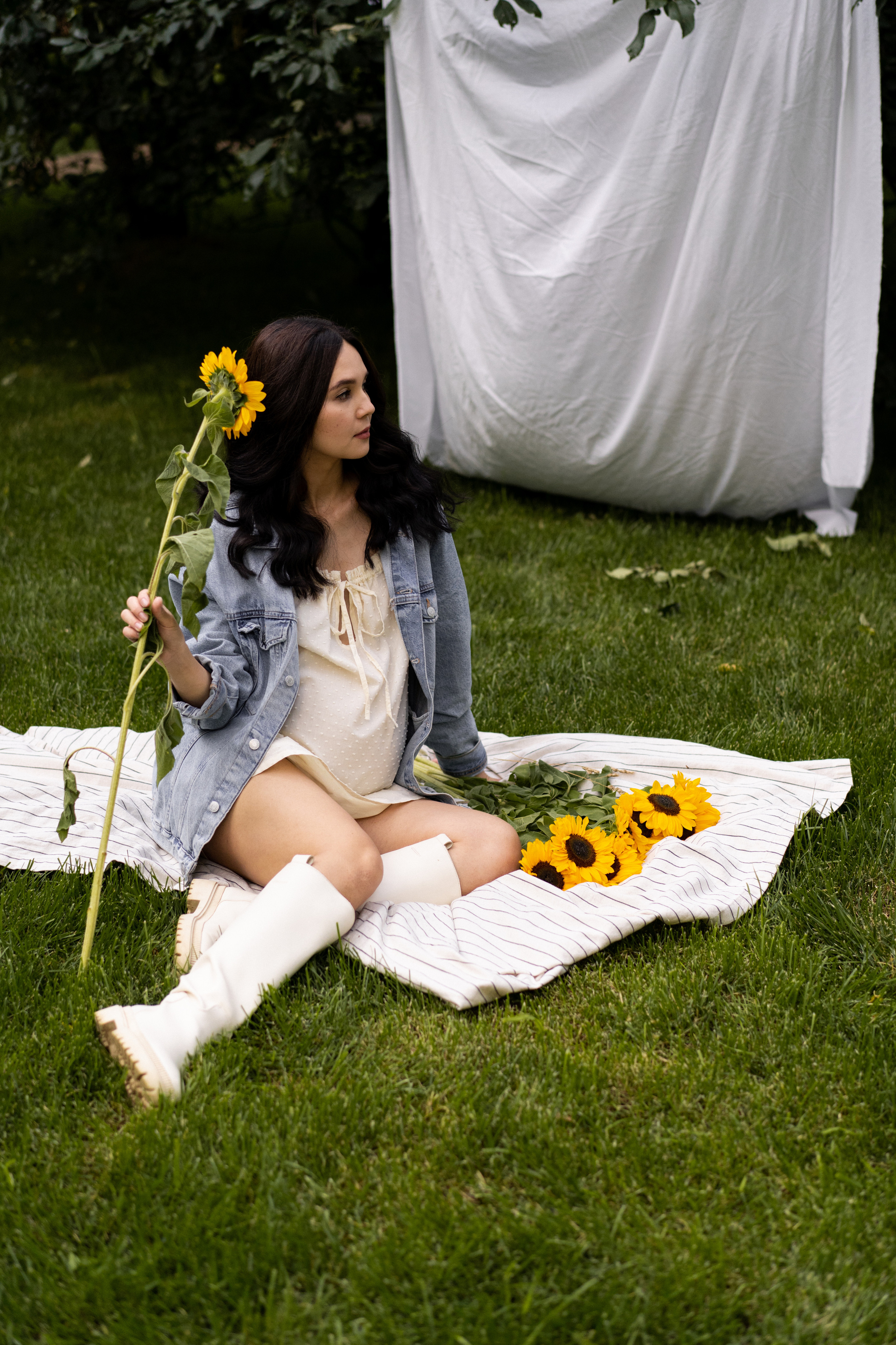 Алина, Тея & подсолнухи, фотосессия беременности. Рыжкова Елена — контент фотограф Москва Тюмень. Стилизация съемки